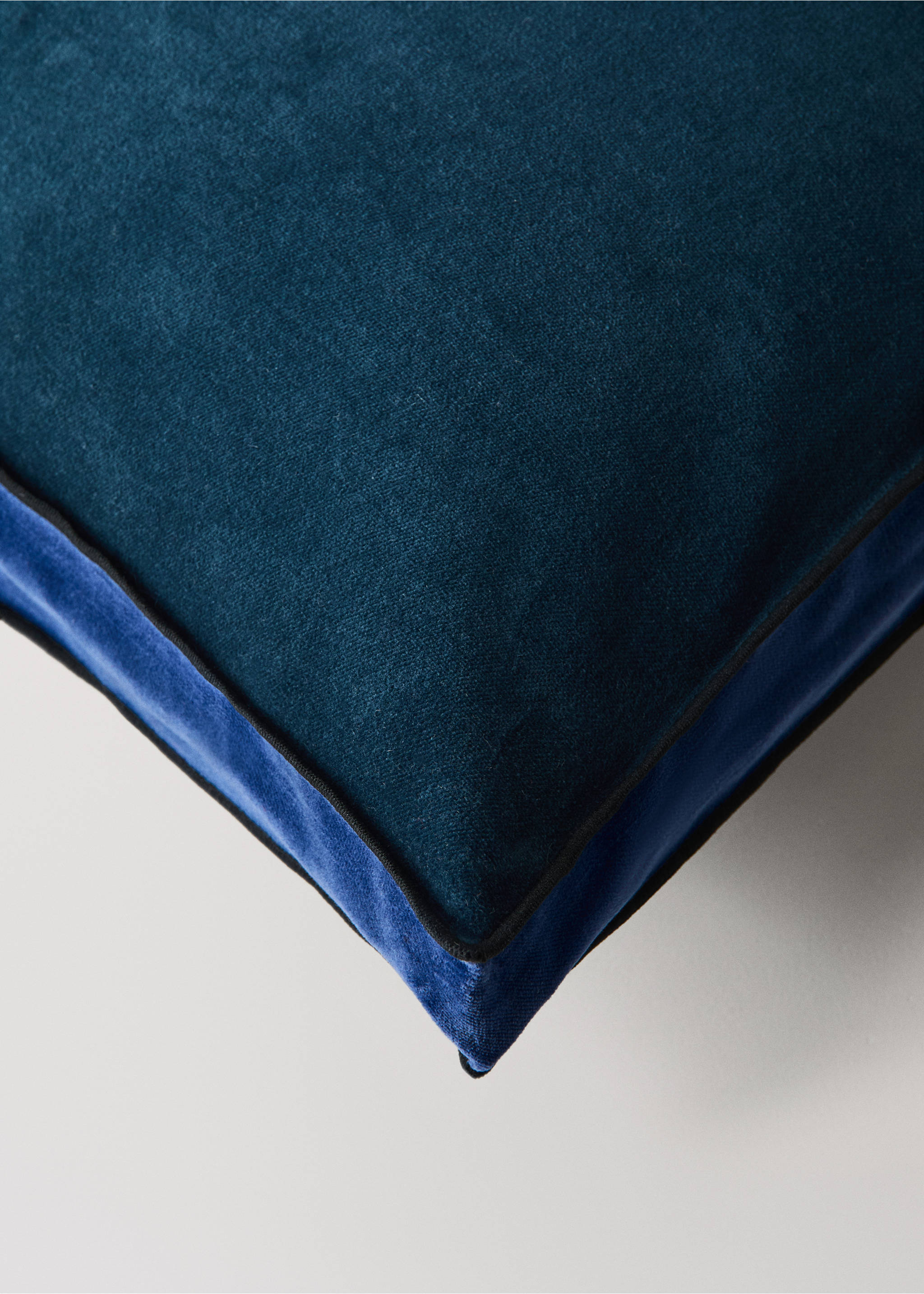 100% cotton velvet cushion cover 45x45 cm - Details of the article 1, Blue. Ref: 37032550-00.