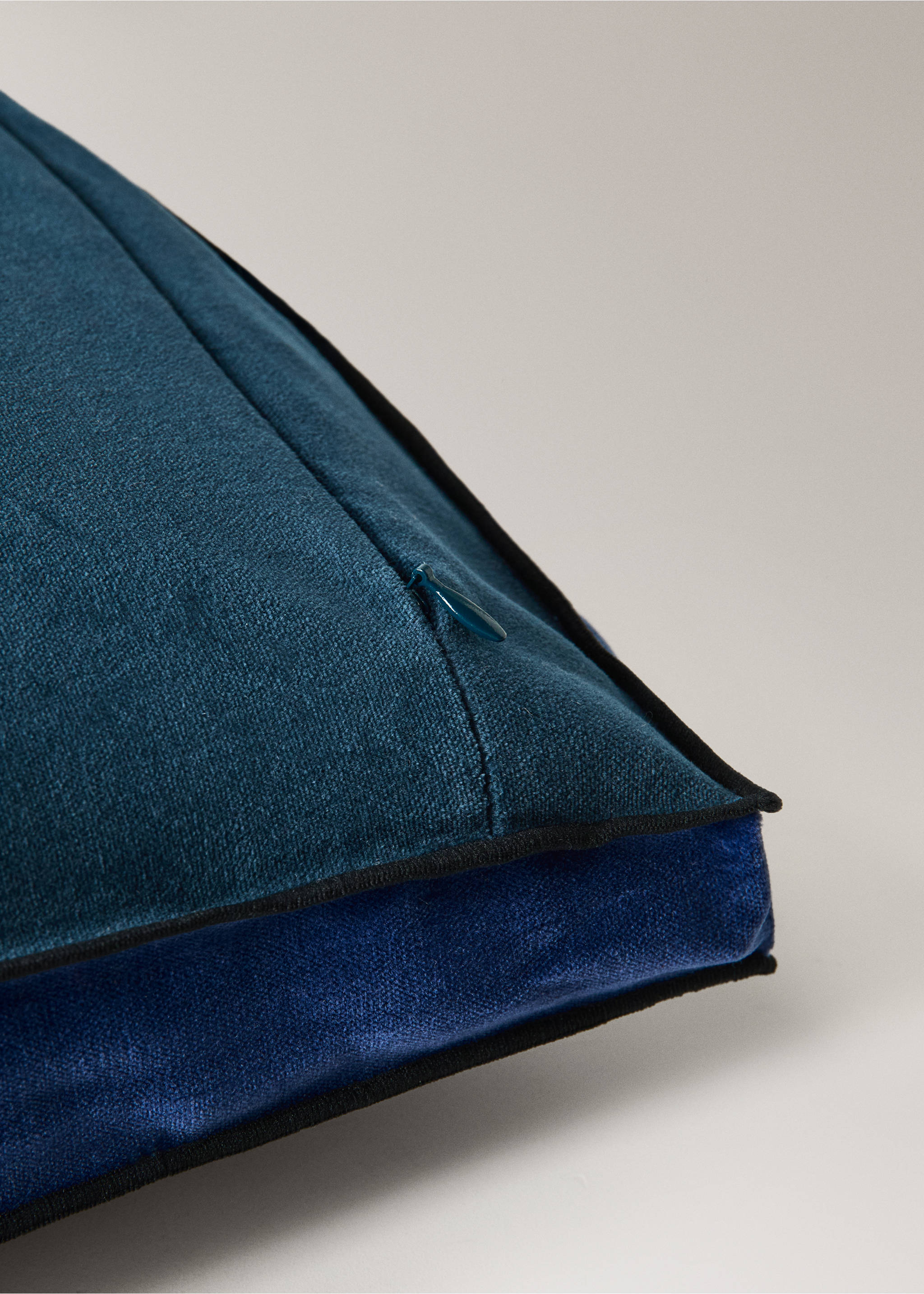 100% cotton velvet cushion cover 45x45 cm - Details of the article 2, Blue. Ref: 37032550-00.