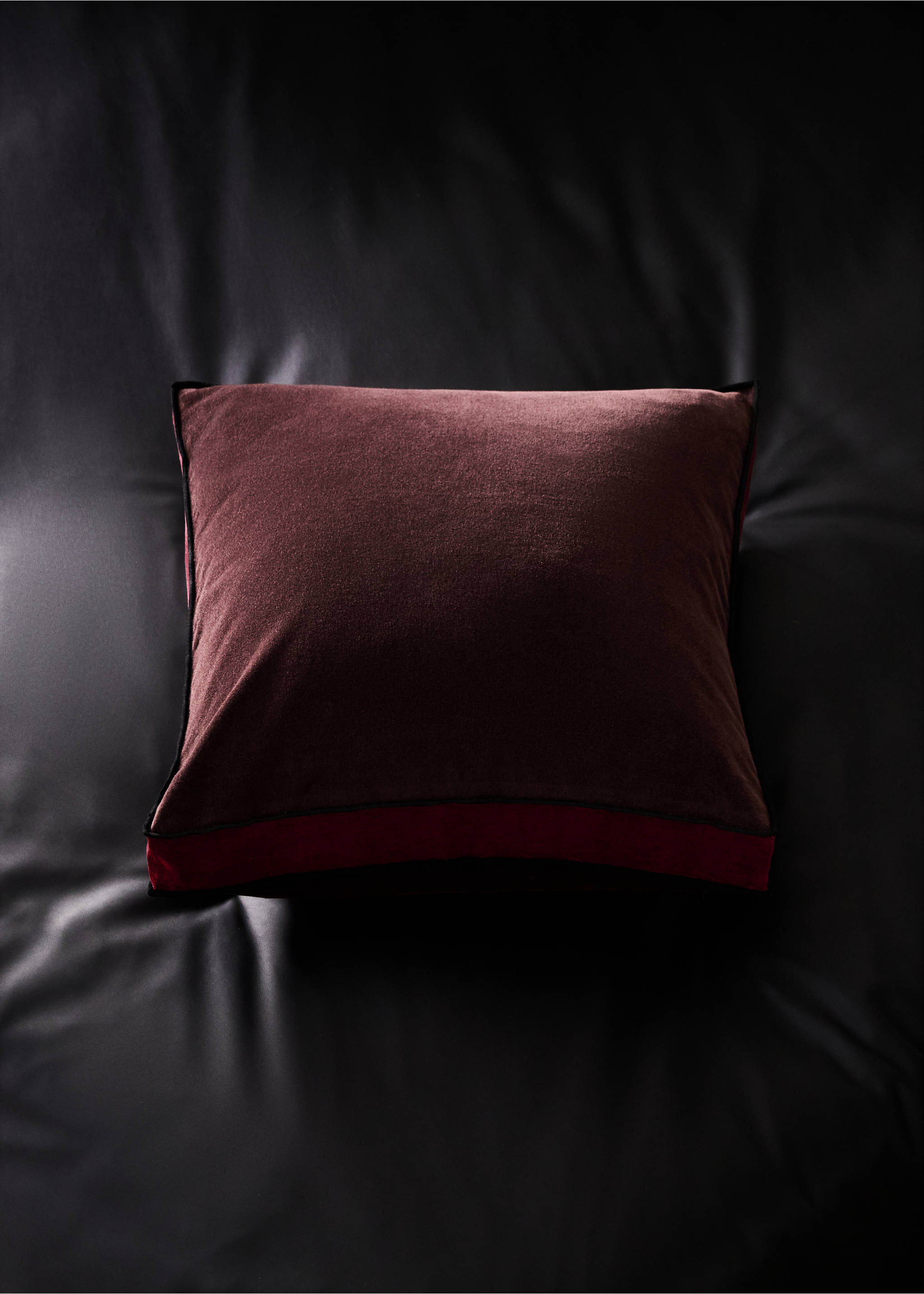 100% cotton velvet cushion cover 45x45 cm - General plane, Dark Red. Ref: 37032550-00.