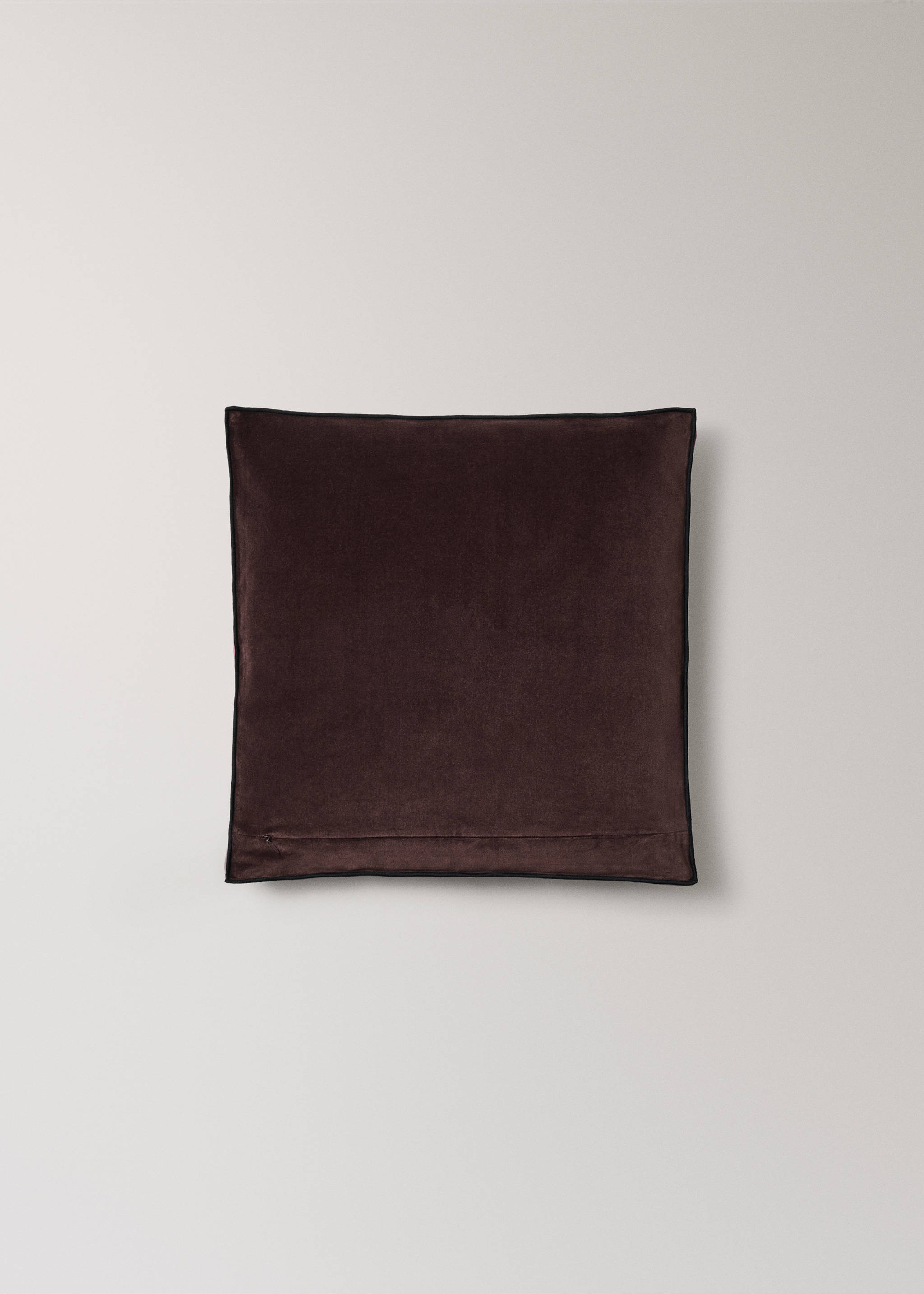 100% cotton velvet cushion cover 45x45 cm - Details of the article 4, Dark Red. Ref: 37032550-00.