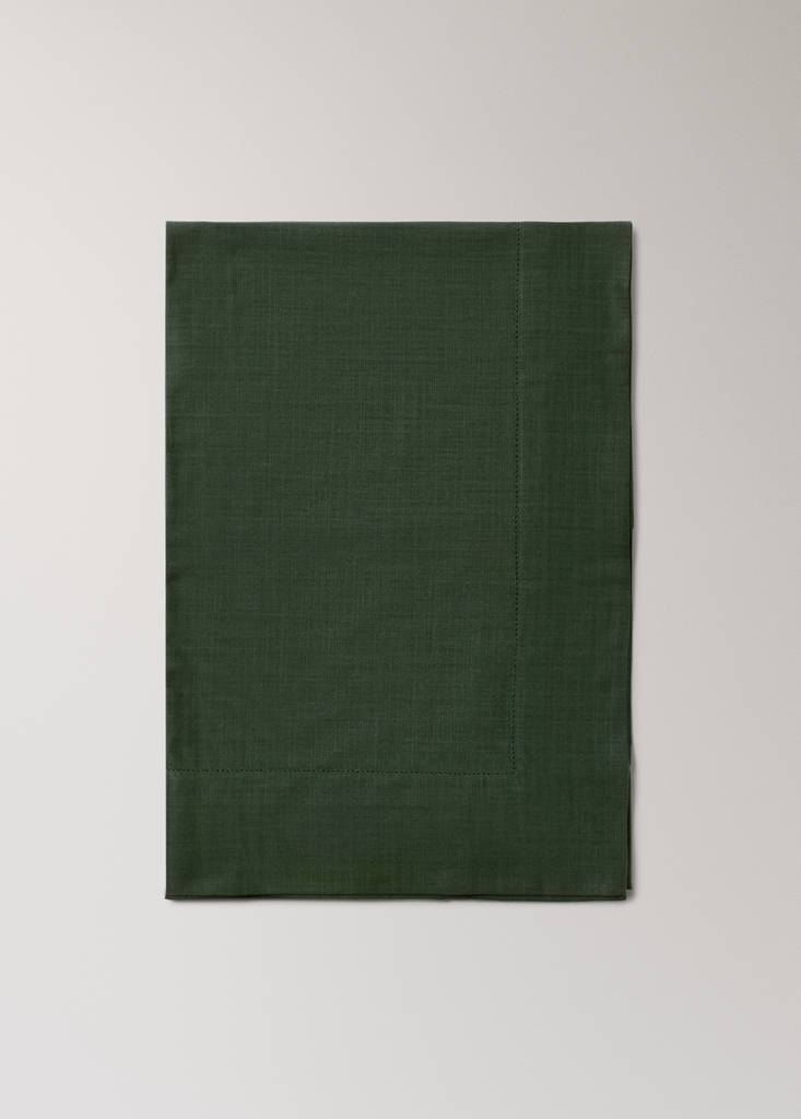 Round cotton hemstitch tablecloth for 8 to 10 people — Green