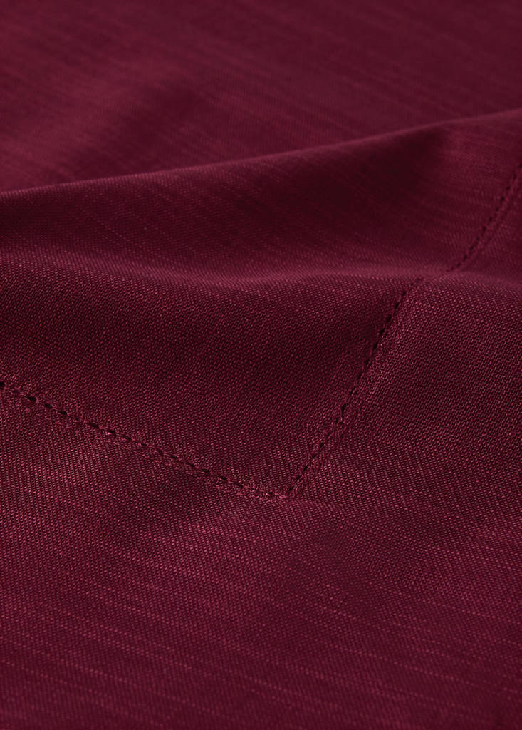 Round cotton hemstitch tablecloth for 8 to 10 people — Red