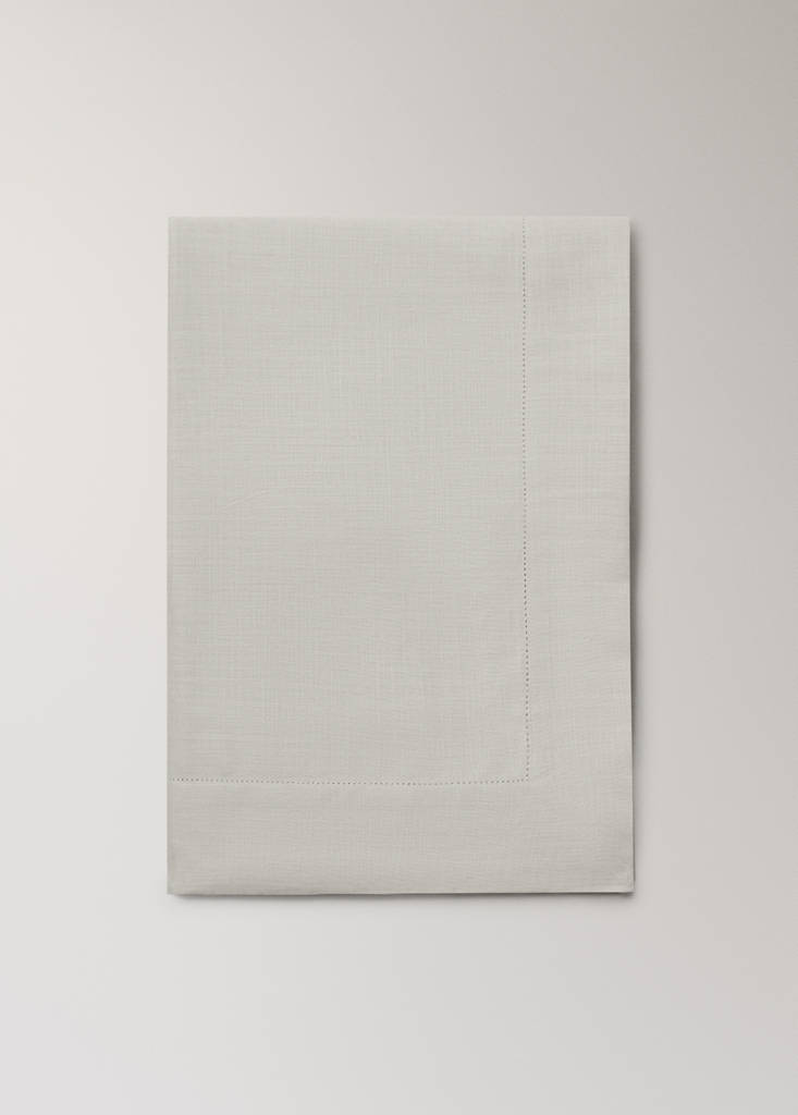 Round cotton hemstitch tablecloth for 8 to 10 people — Light/Pastel Brown