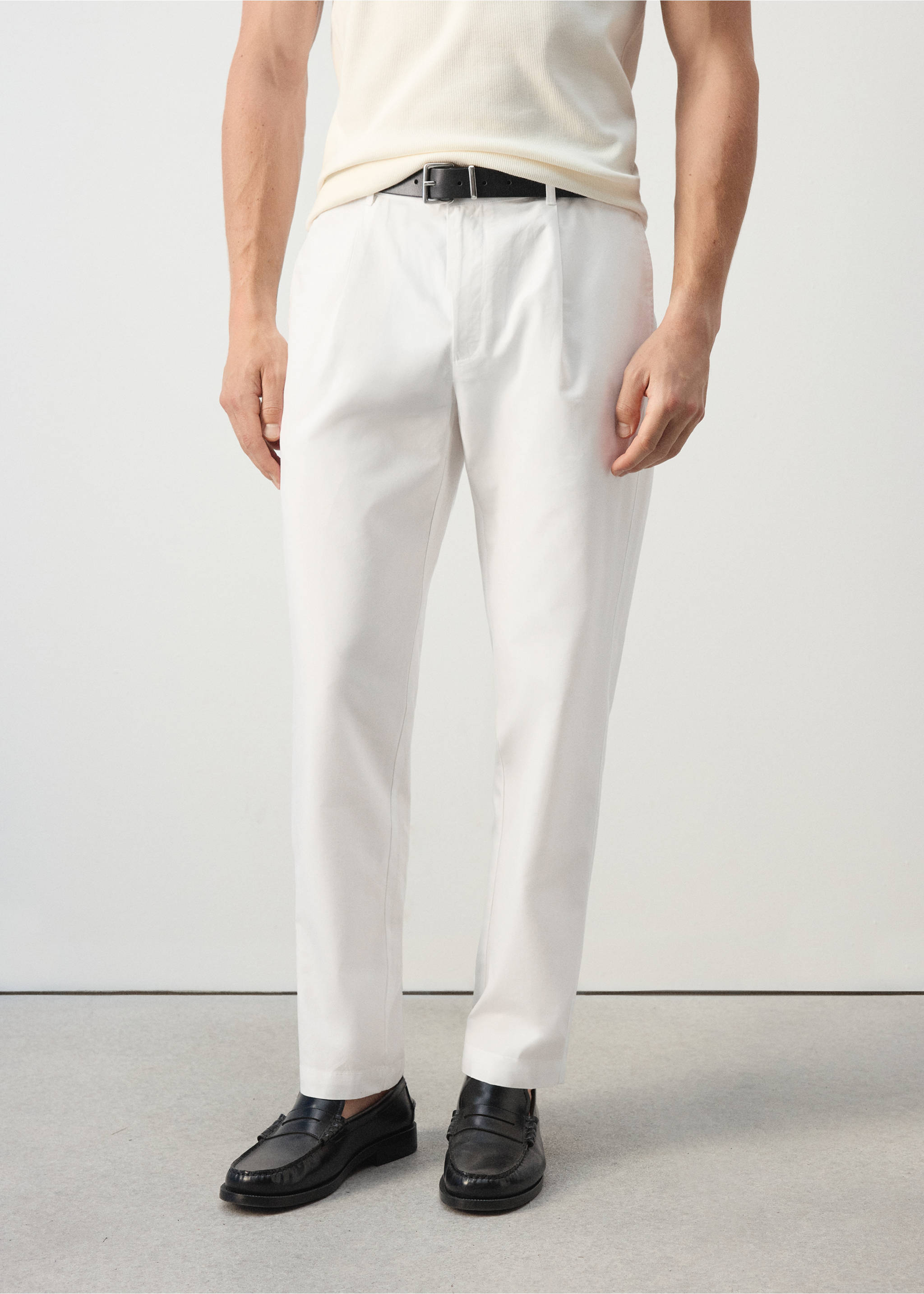 Pantalon coupe droite en mélange de coton - Plan moyen, Blanc cassé. Ref: 37032890-00.
