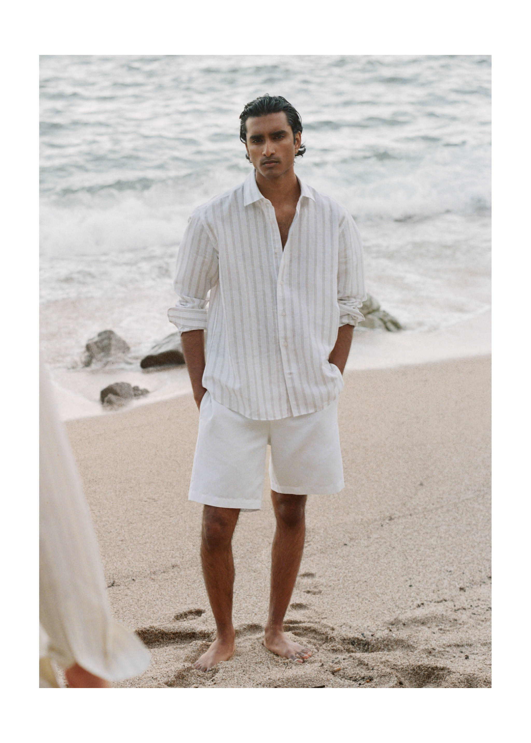 Cotton-linen blend Bermuda shorts with a drawstring - Details of the article 5, Off White. Ref: 37032891-00.