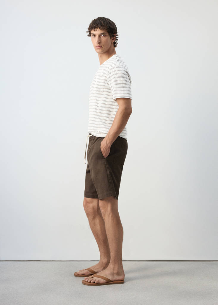 Relaxed fit cotton-linen blend Bermuda shorts — Brown