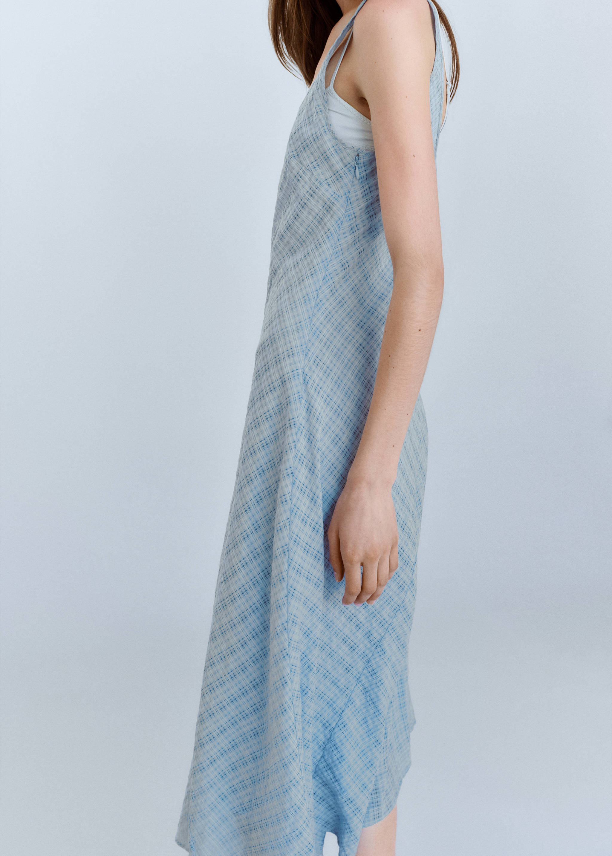 Check asymmetrical dress - Details of the article 3