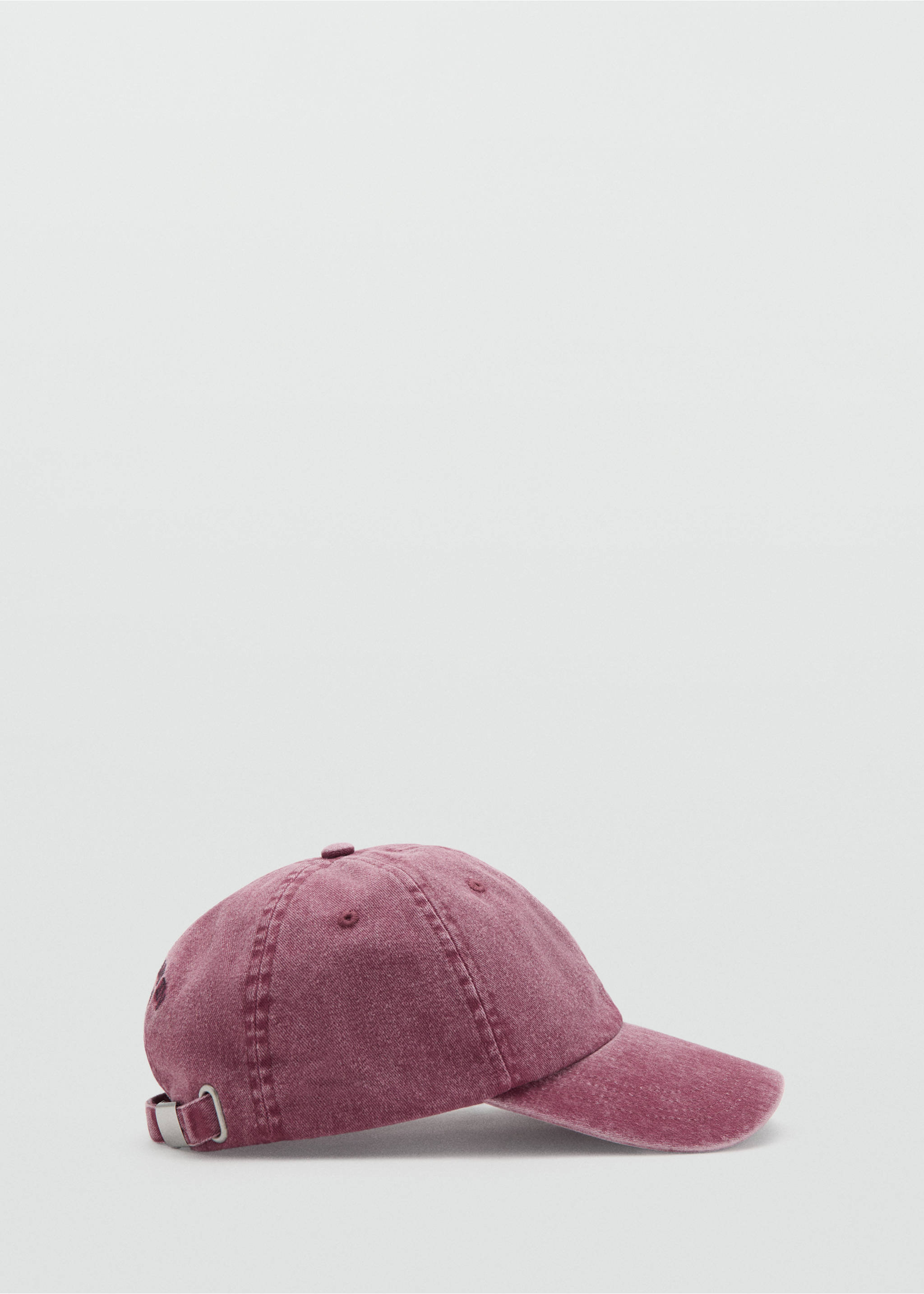 Casquette effet usé avec broderies - Article sans modèle, Rose clair. Ref: 37032901-00.
