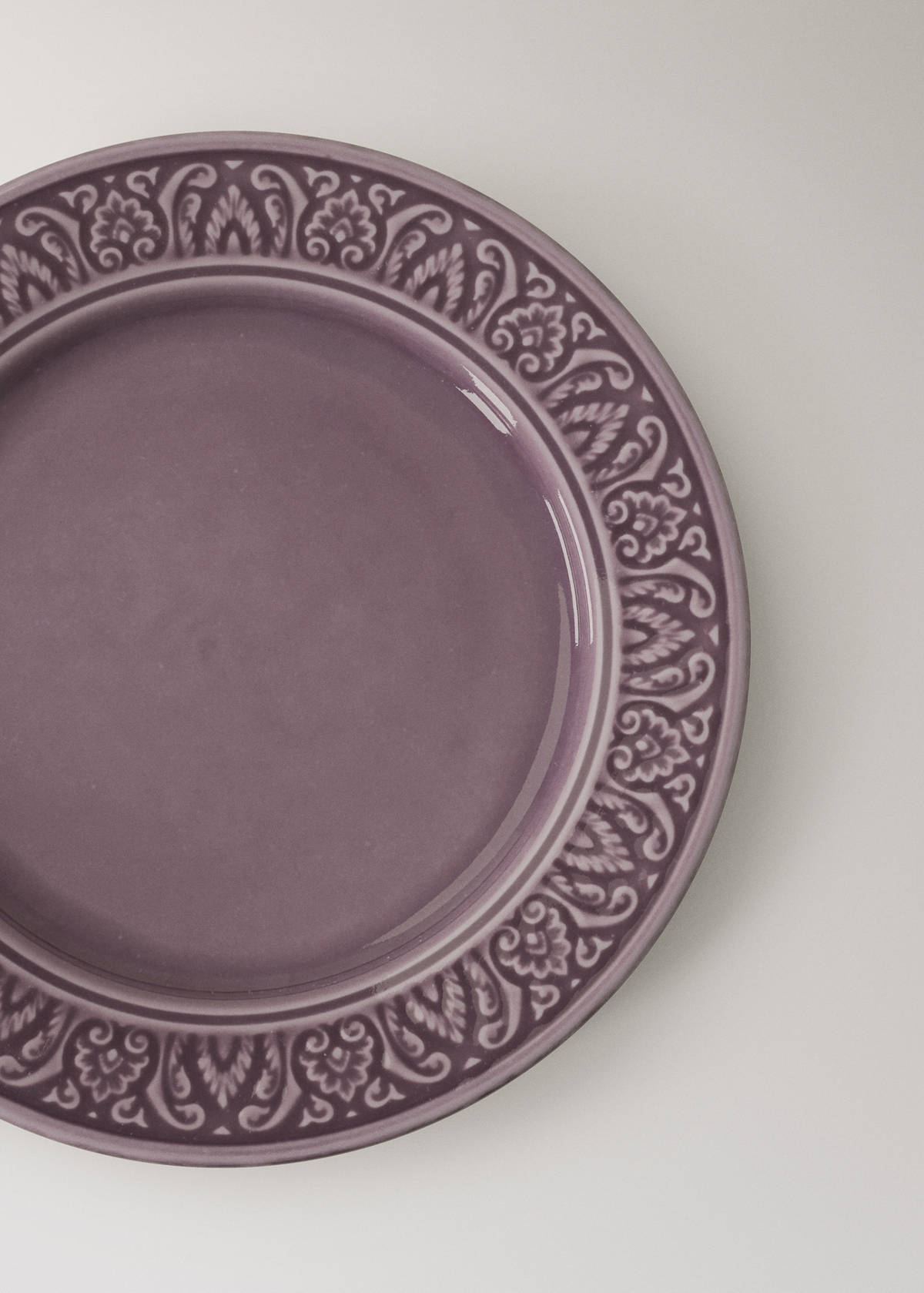 Stoneware decorative border dessert plate — Purple