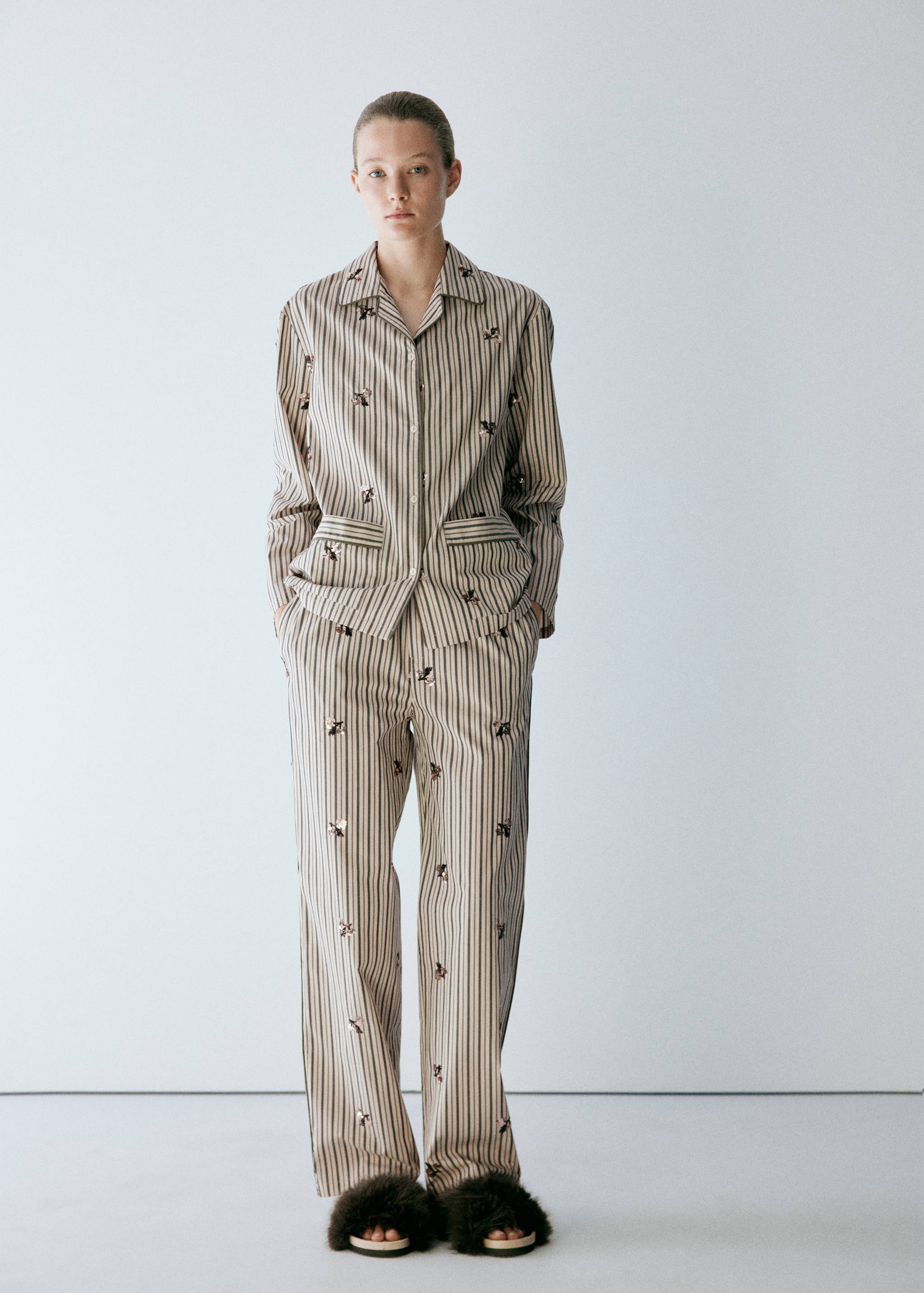 Striped pyjama trousers with embroidered flowers and sequins - General plane