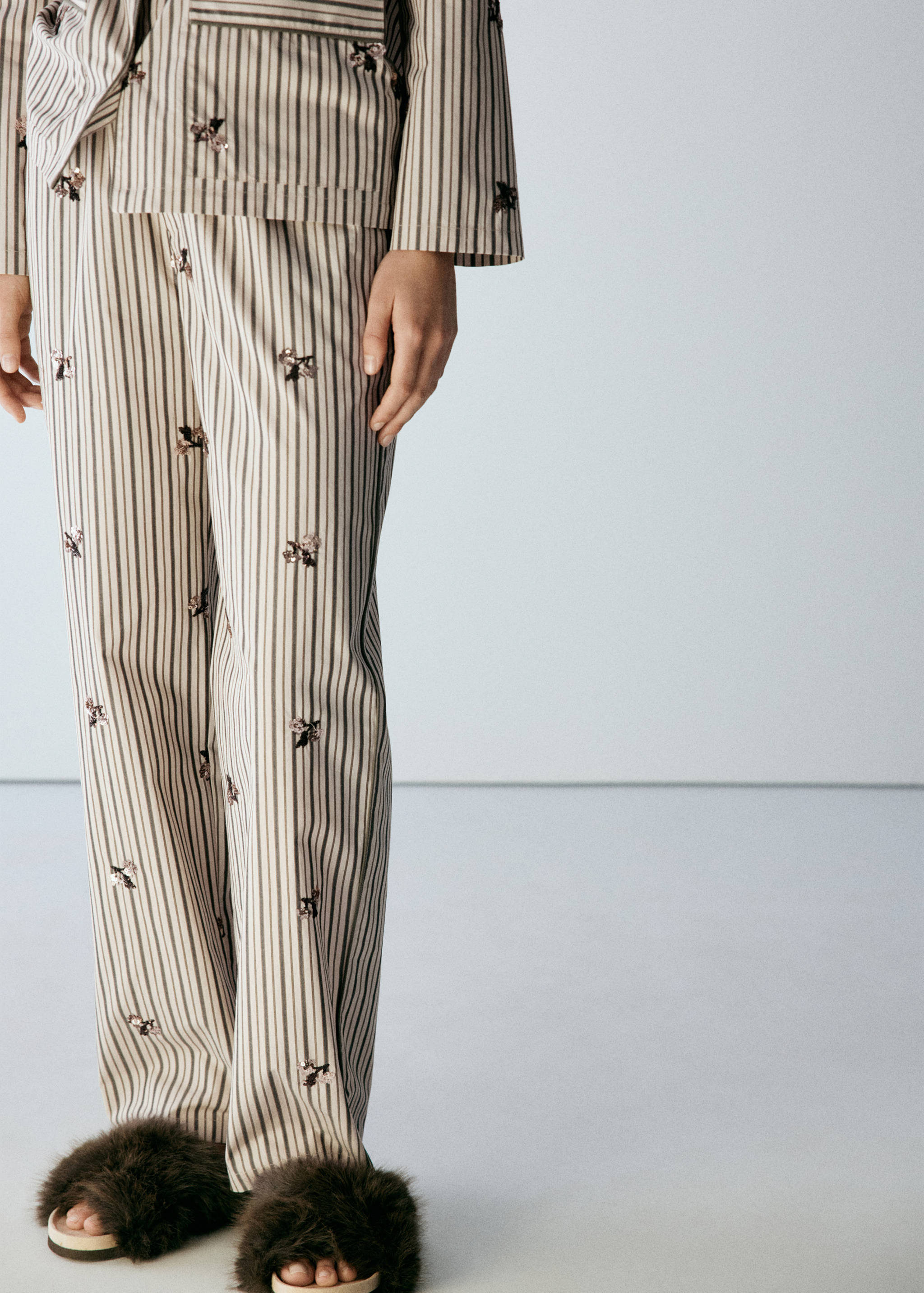 Striped pyjama trousers with embroidered flowers and sequins - Medium plane