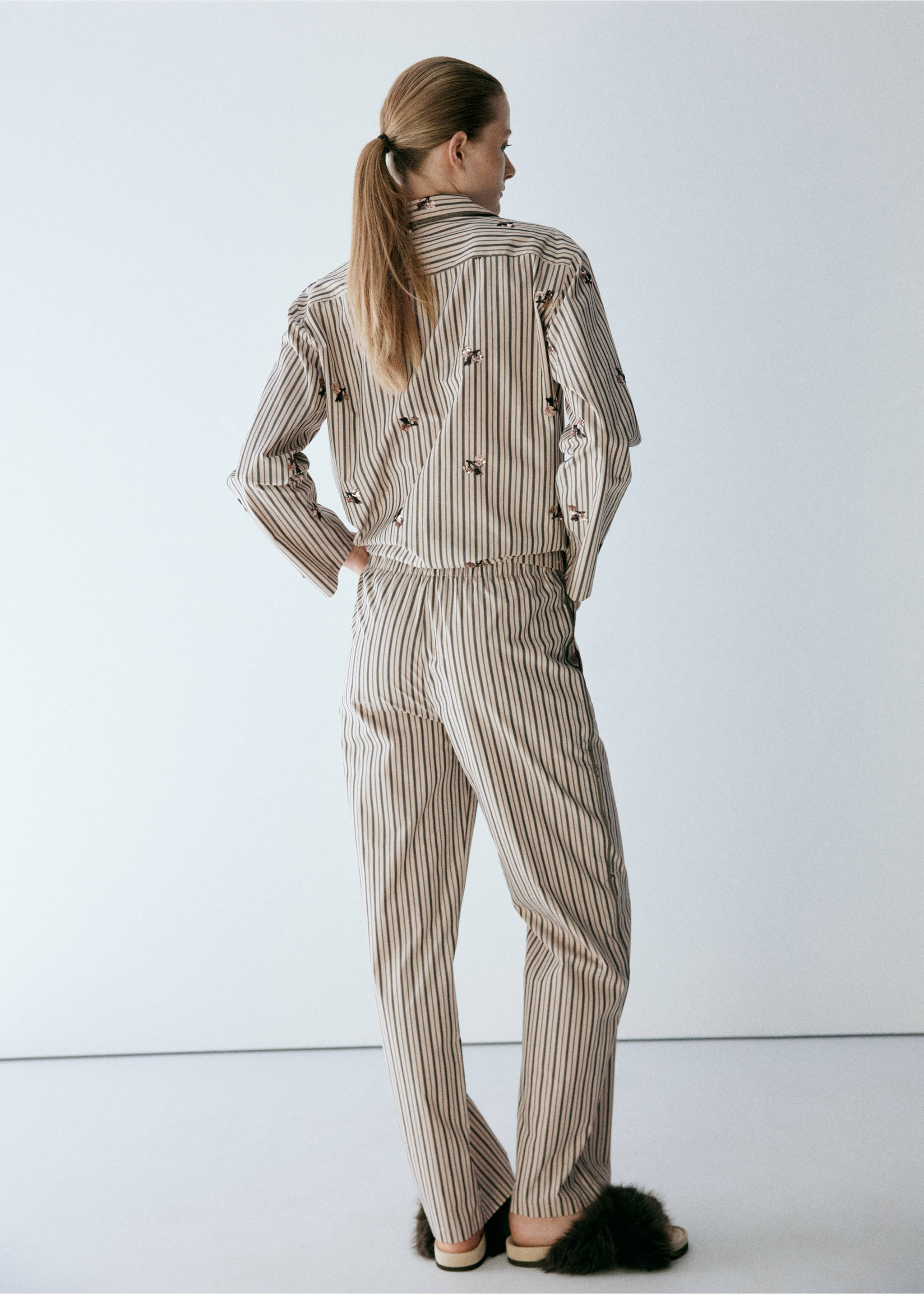 Striped pyjama trousers with embroidered flowers and sequins - Reverse of the article, Sand. Ref: 37032919-00.