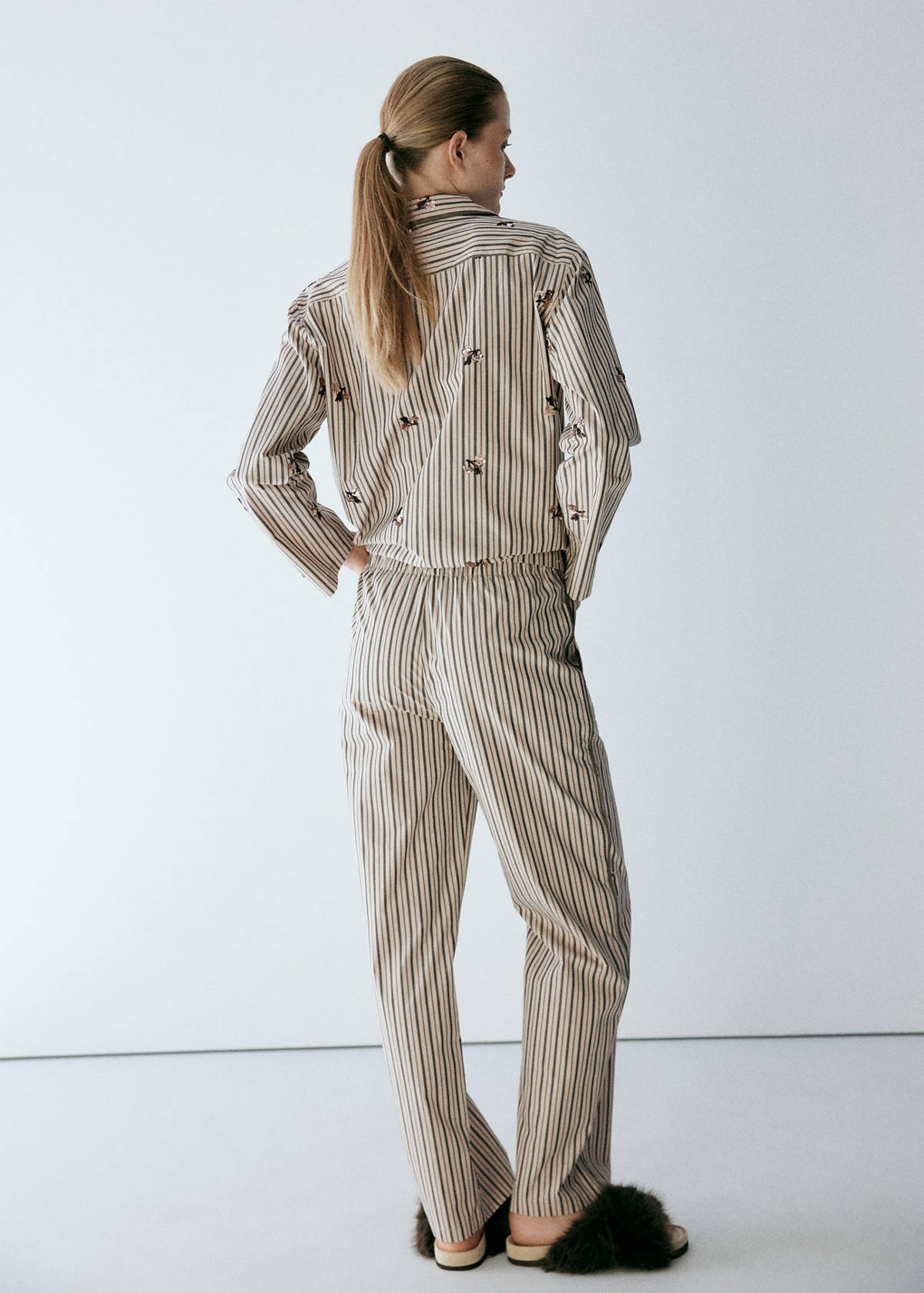 Striped pyjama trousers with embroidered flowers and sequins — Sand