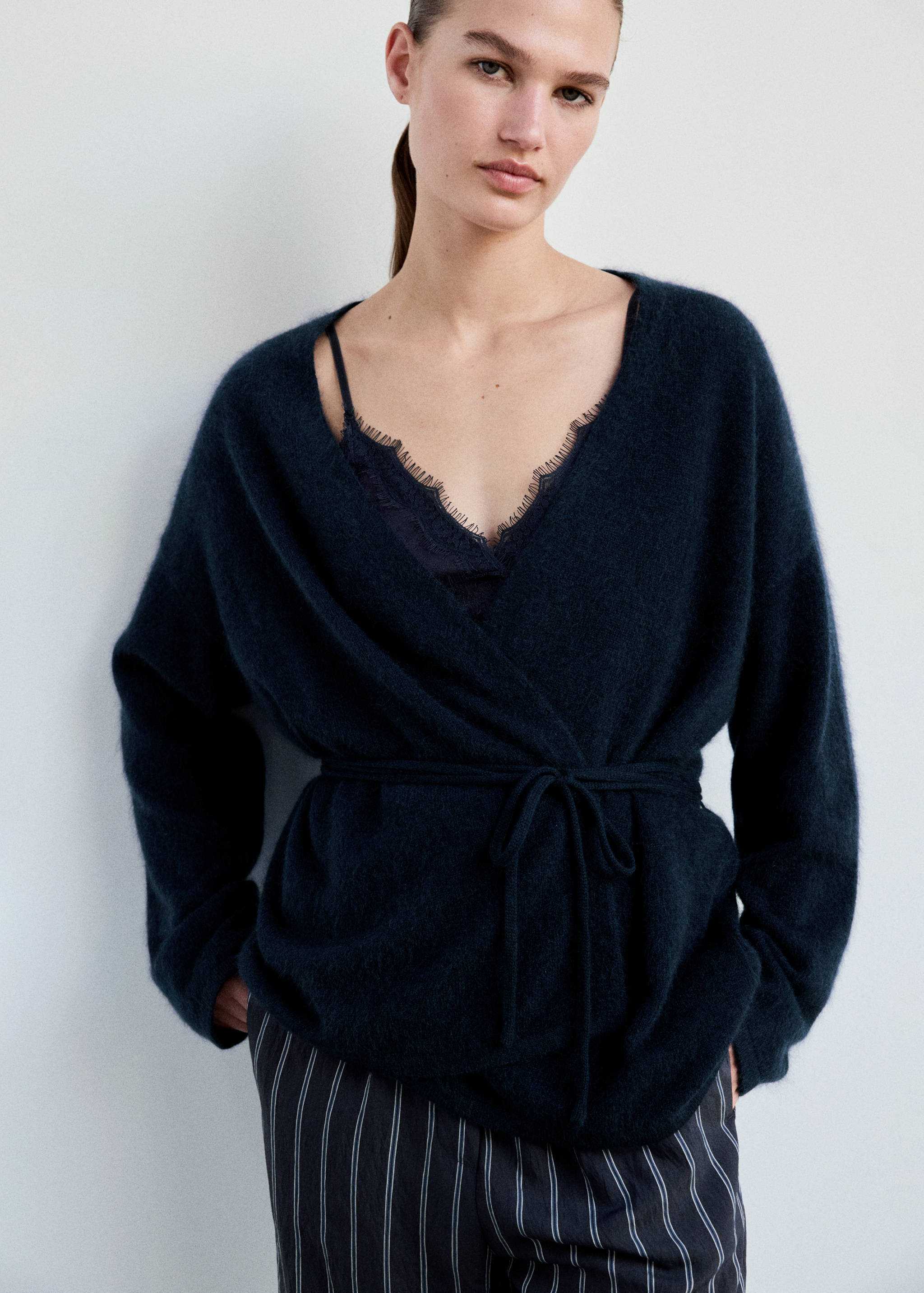 Pull-over 100 % cachemire nœud - Plan moyen