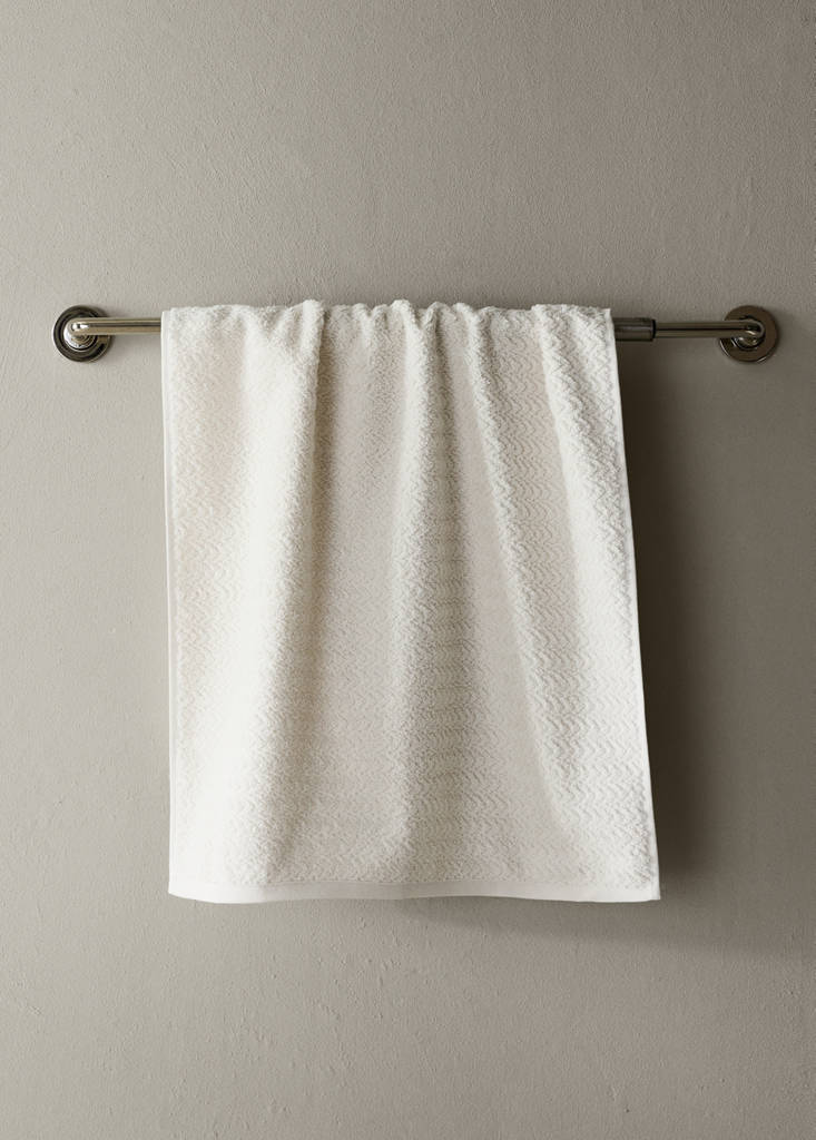 Herringbone jacquard washbasin towel — Ecru
