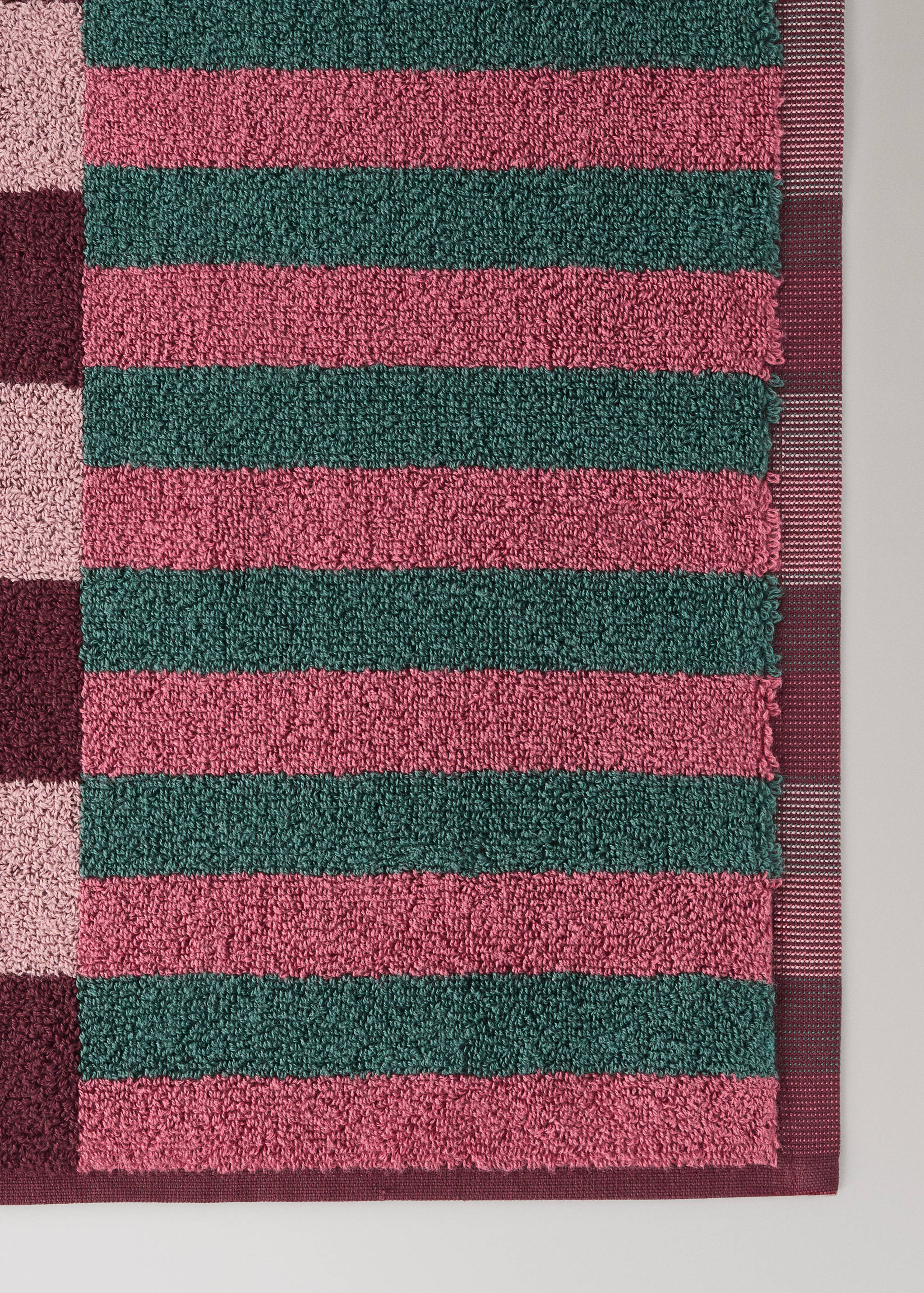 Cotton striped bath rug - Details of the article 1