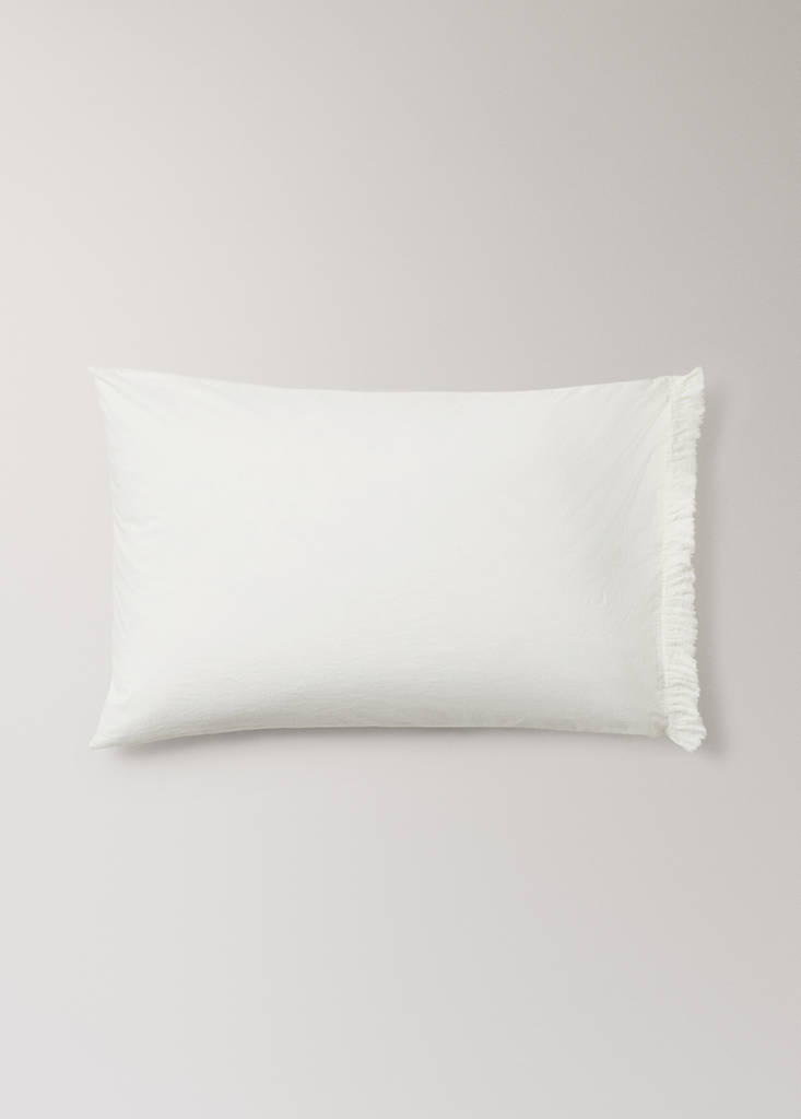 Two washed cotton pillowcases with frayed gauze frill 50x75 cm — Ecru