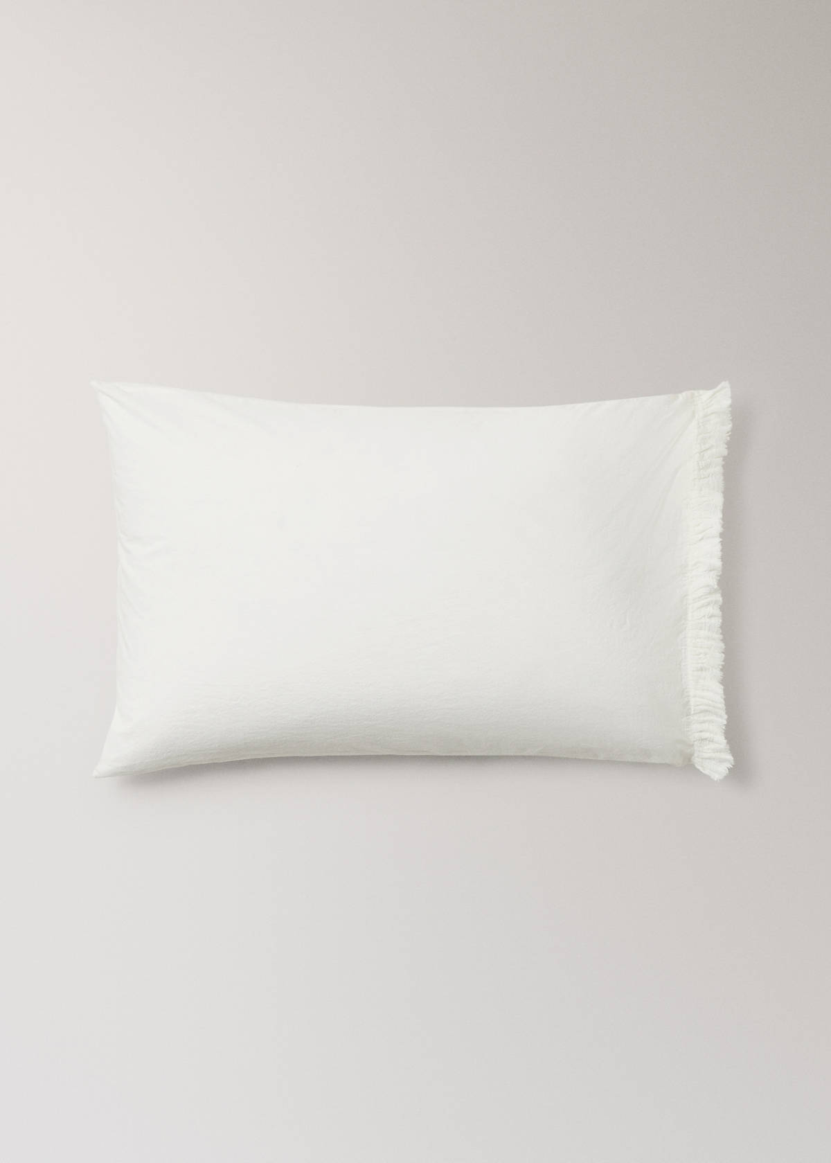 Two washed cotton pillowcases with frayed gauze frill 50x75 cm — Ecru