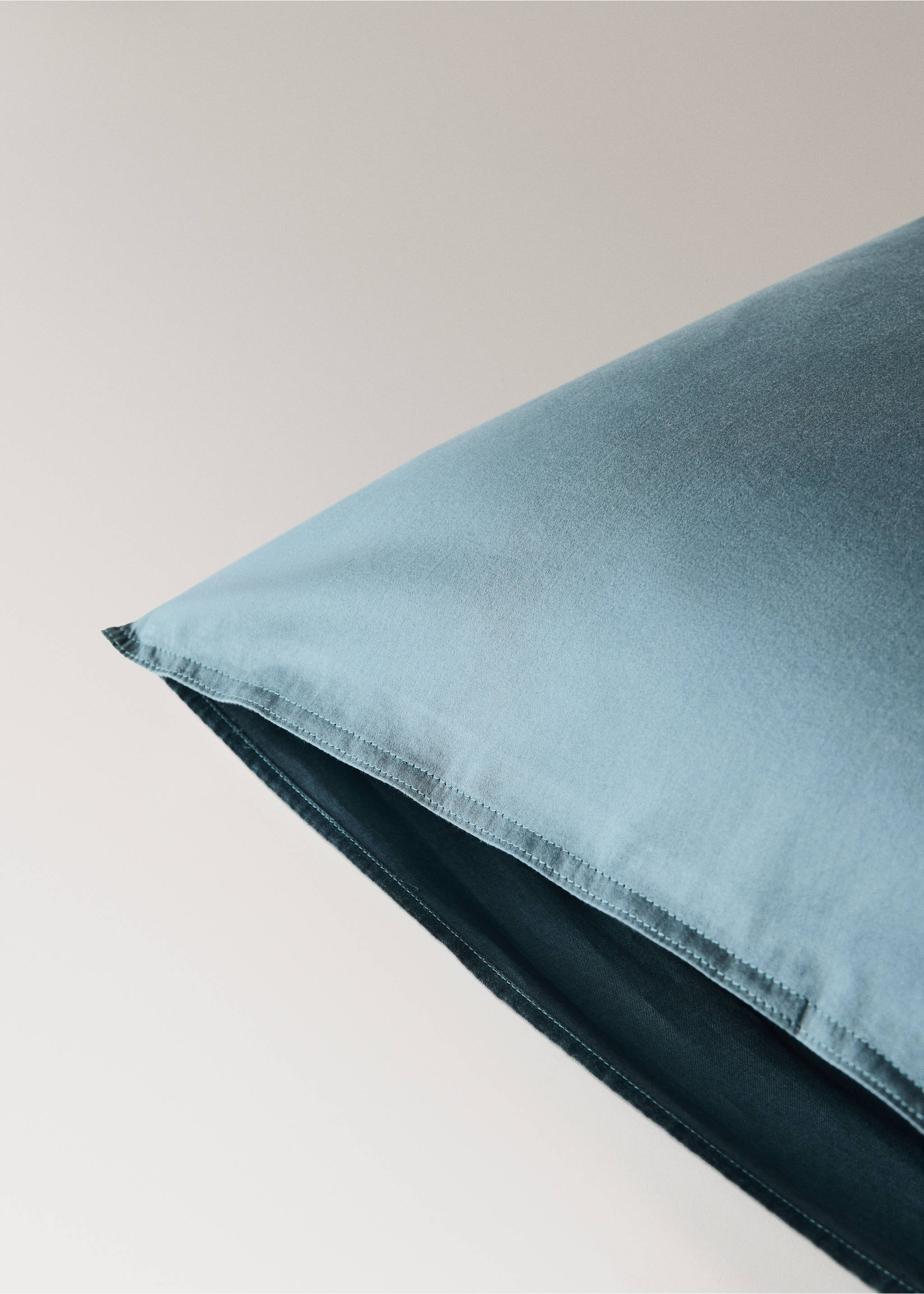 100% cotton satin pillowcase 50x75 cm - Details of the article 1, Forest Green. Ref: 37032934-00.