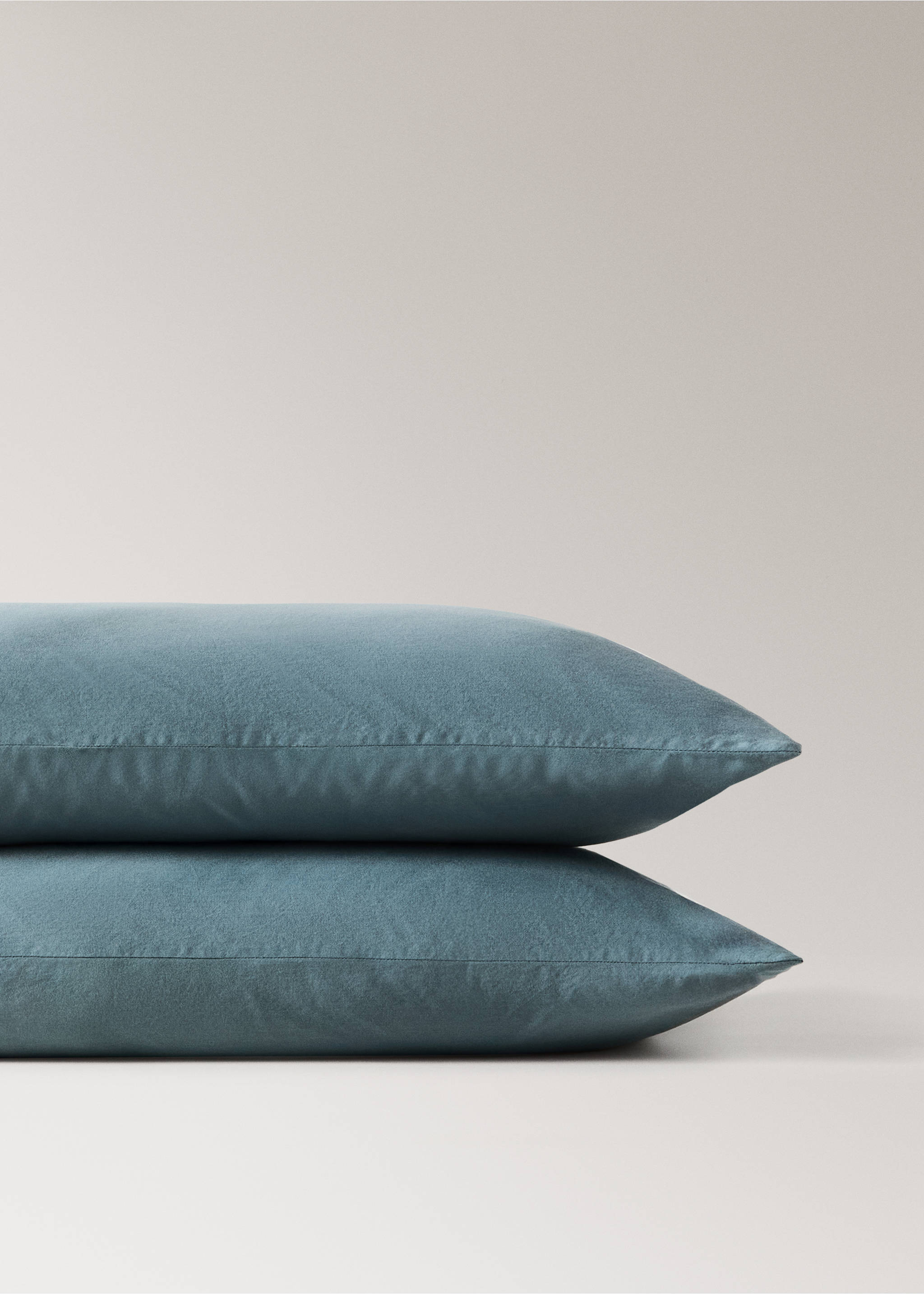 100% cotton satin pillowcase 50x75 cm - Details of the article 2, Forest Green. Ref: 37032934-00.