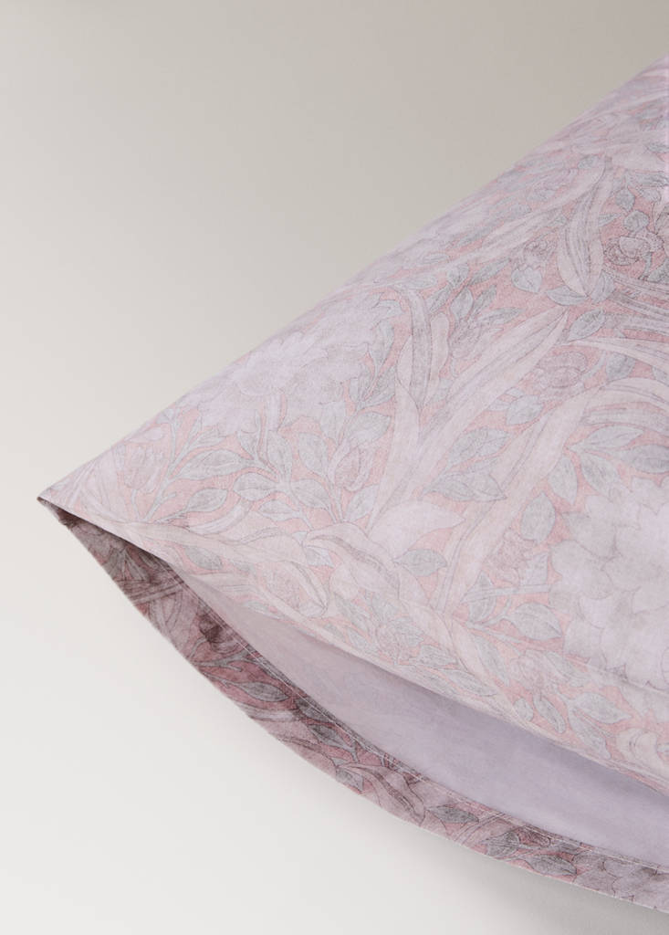 Two 200 thread count cotton percale pillowcases with floral print 50x75 cm — Pale Pink