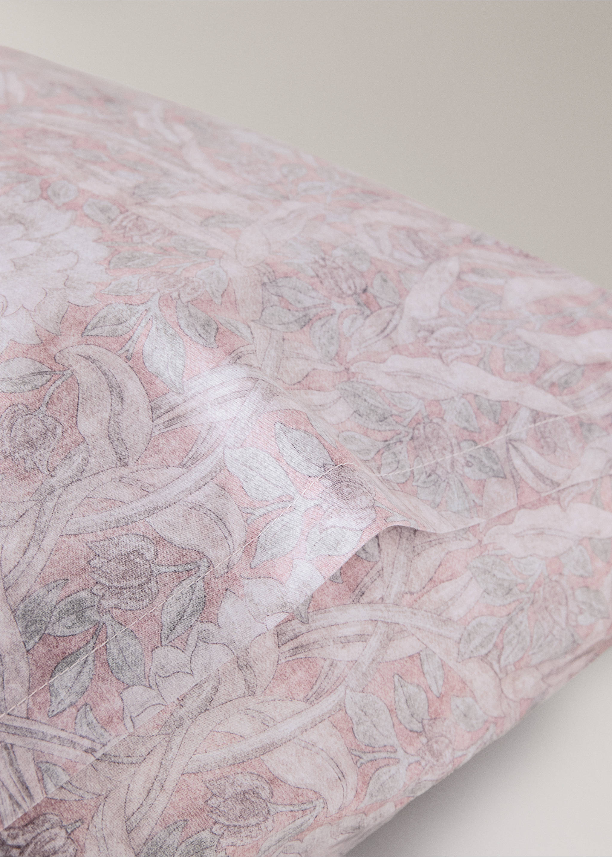Two 200 thread count cotton percale pillowcases with floral print 50x75 cm - Details of the article 2, Pale Pink. Ref: 37032946-00.