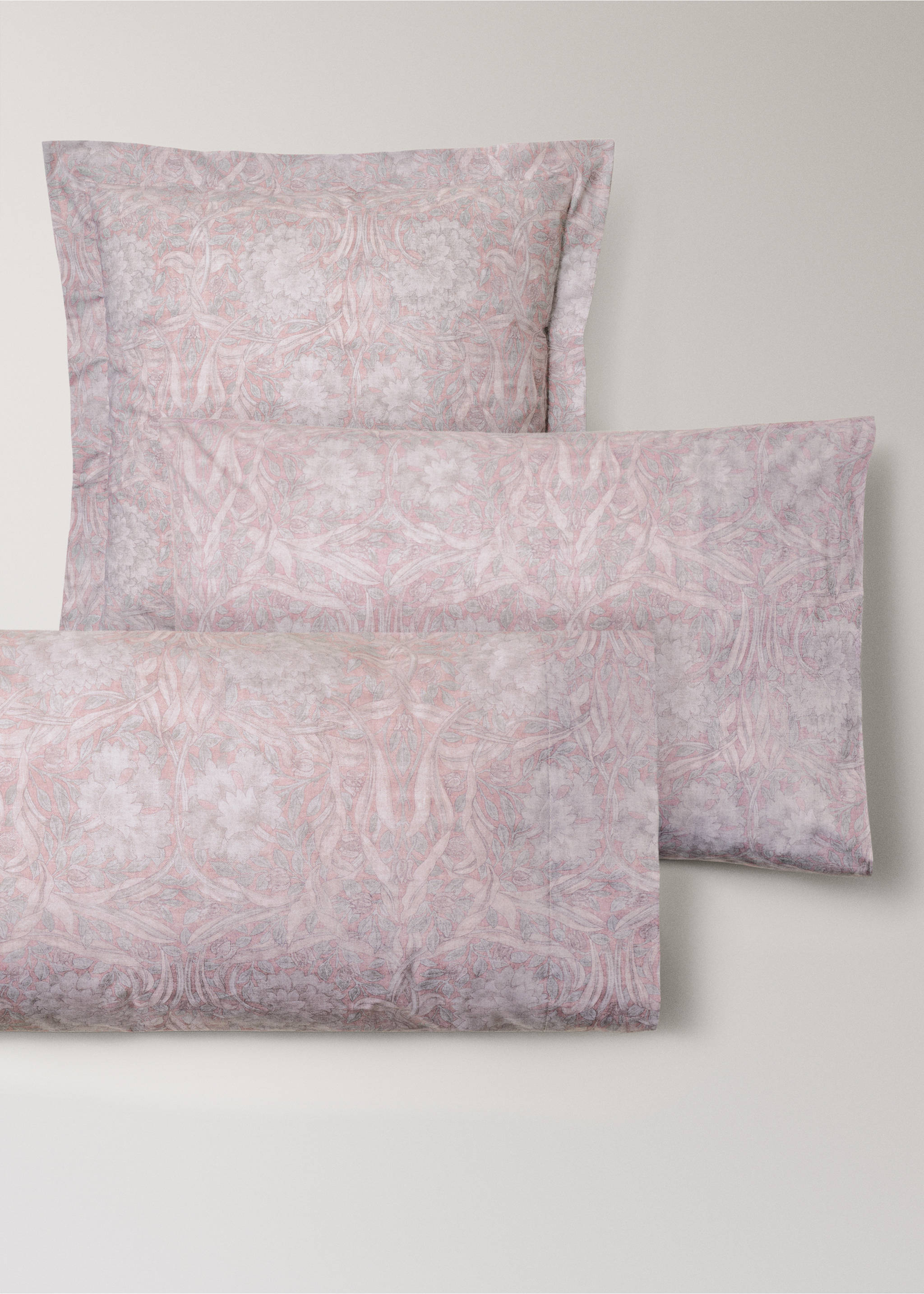 Two 200 thread count cotton percale pillowcases with floral print 50x75 cm - Details of the article 4, Pale Pink. Ref: 37032946-00.