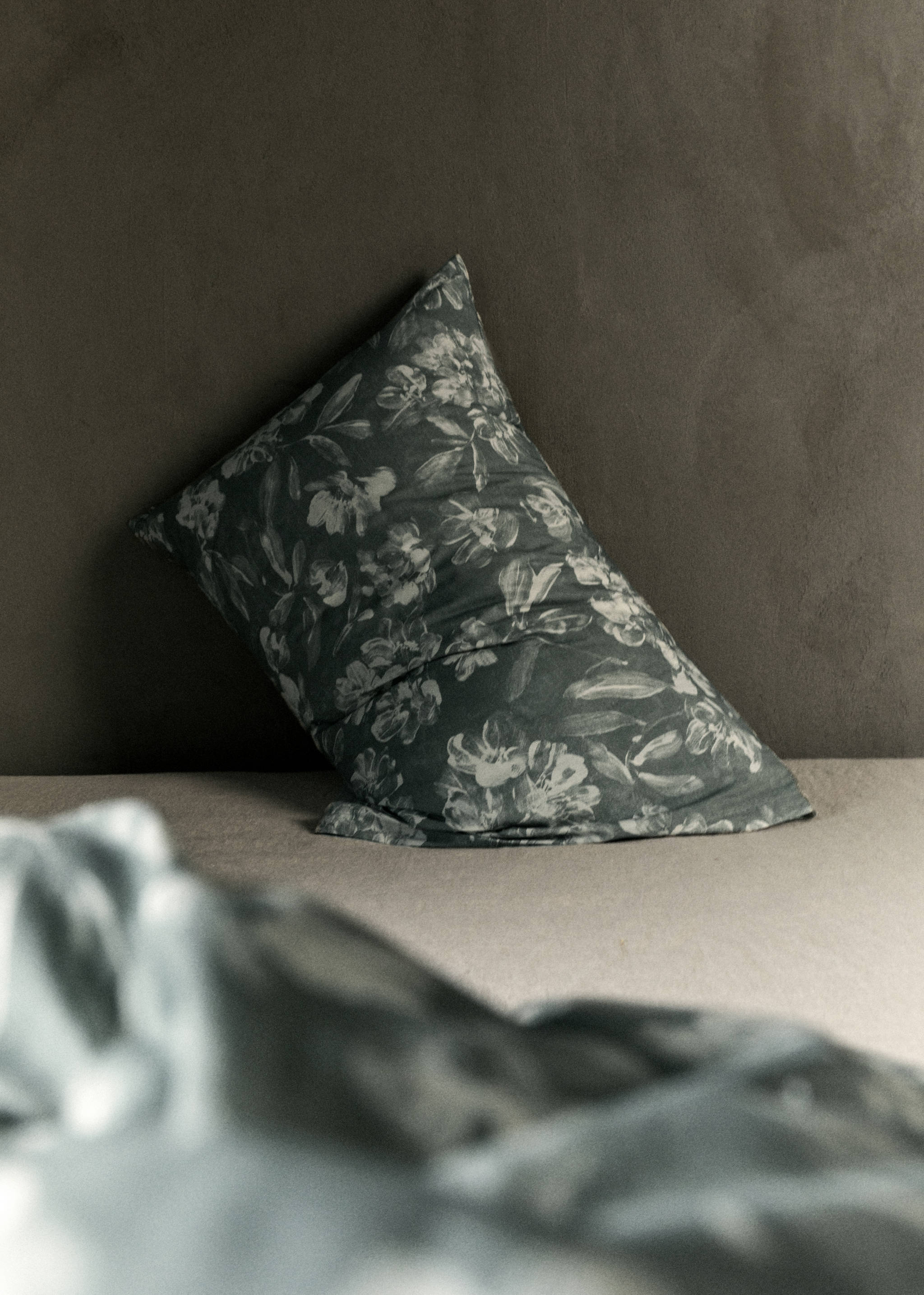 Percale cotton floral pillow cover 45 x 110 cm - Details of the article 5