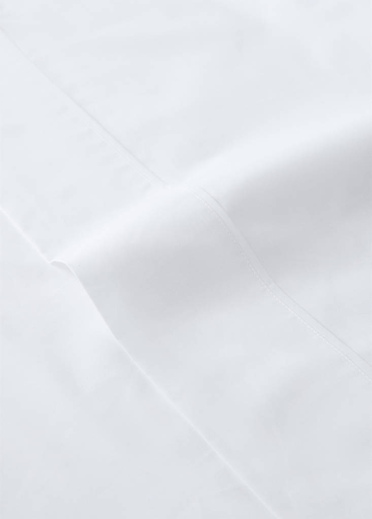 Percale cotton flat sheet, 300 thread count, piping detail, for 150/160 cm bed — White