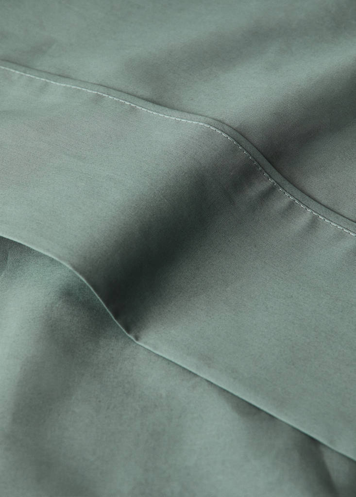 Percale cotton flat sheet, 300 thread count, piping detail, for 150/160 cm bed — Medium Green