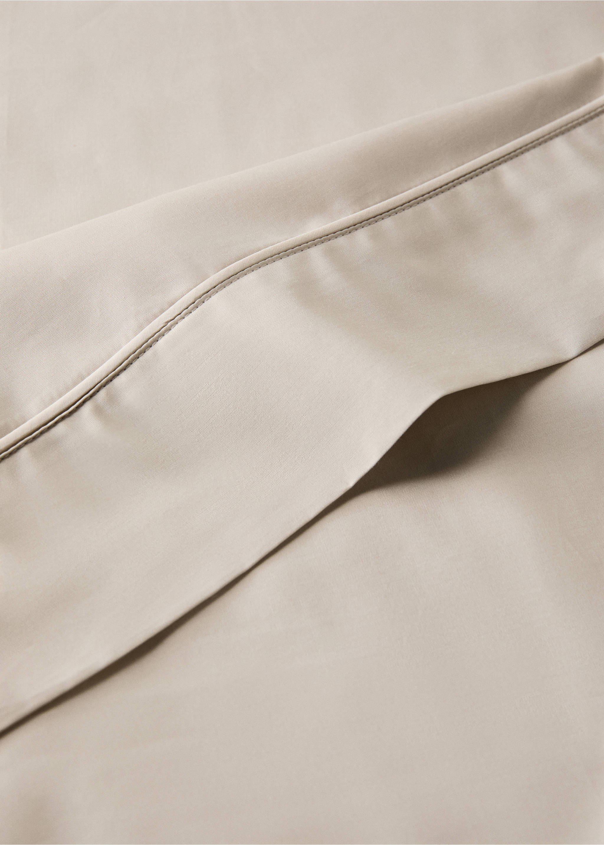 500-thread-count percale cotton top sheet with raw-edge finish, 180/200 bed - Details of the article 1, Sand. Ref: 37032982-00.