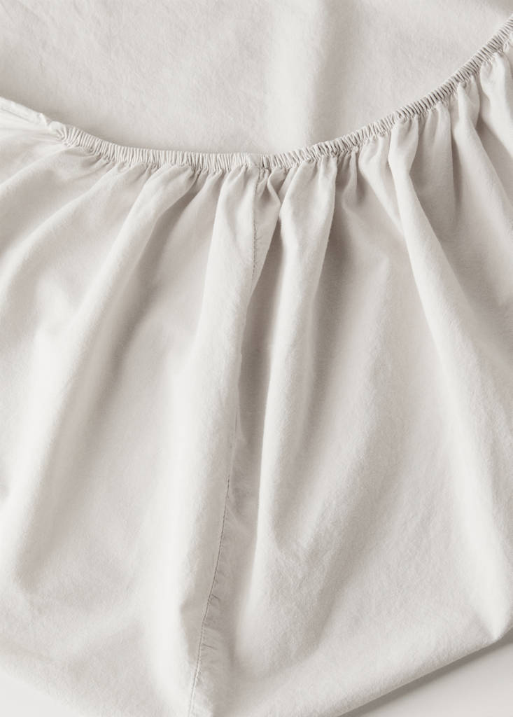 Washed cotton fitted sheet for a 150 cm bed — Sand