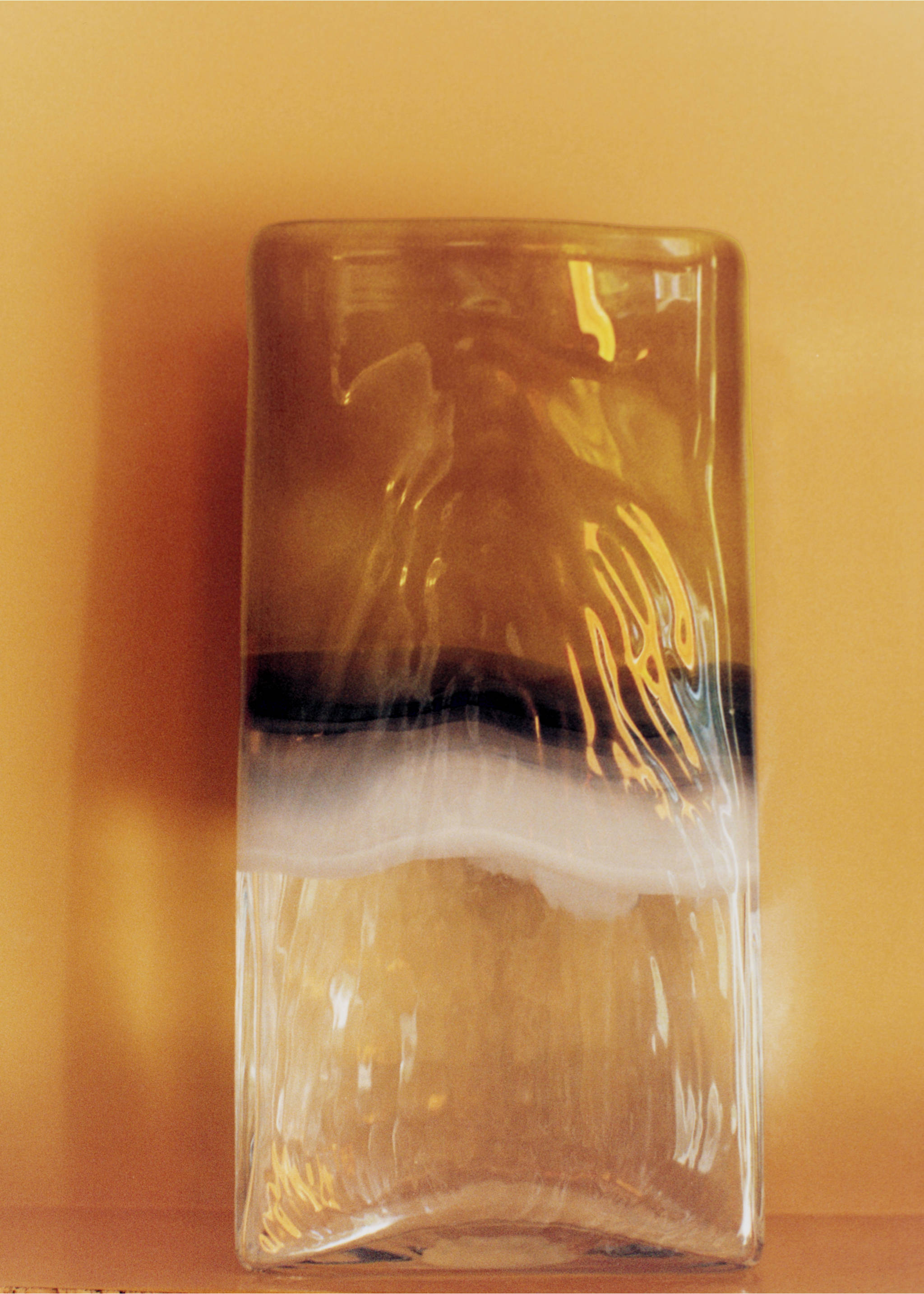100% semi-transparent crystal vase - Details of the article 5, Ochre. Ref: 37033276-00.