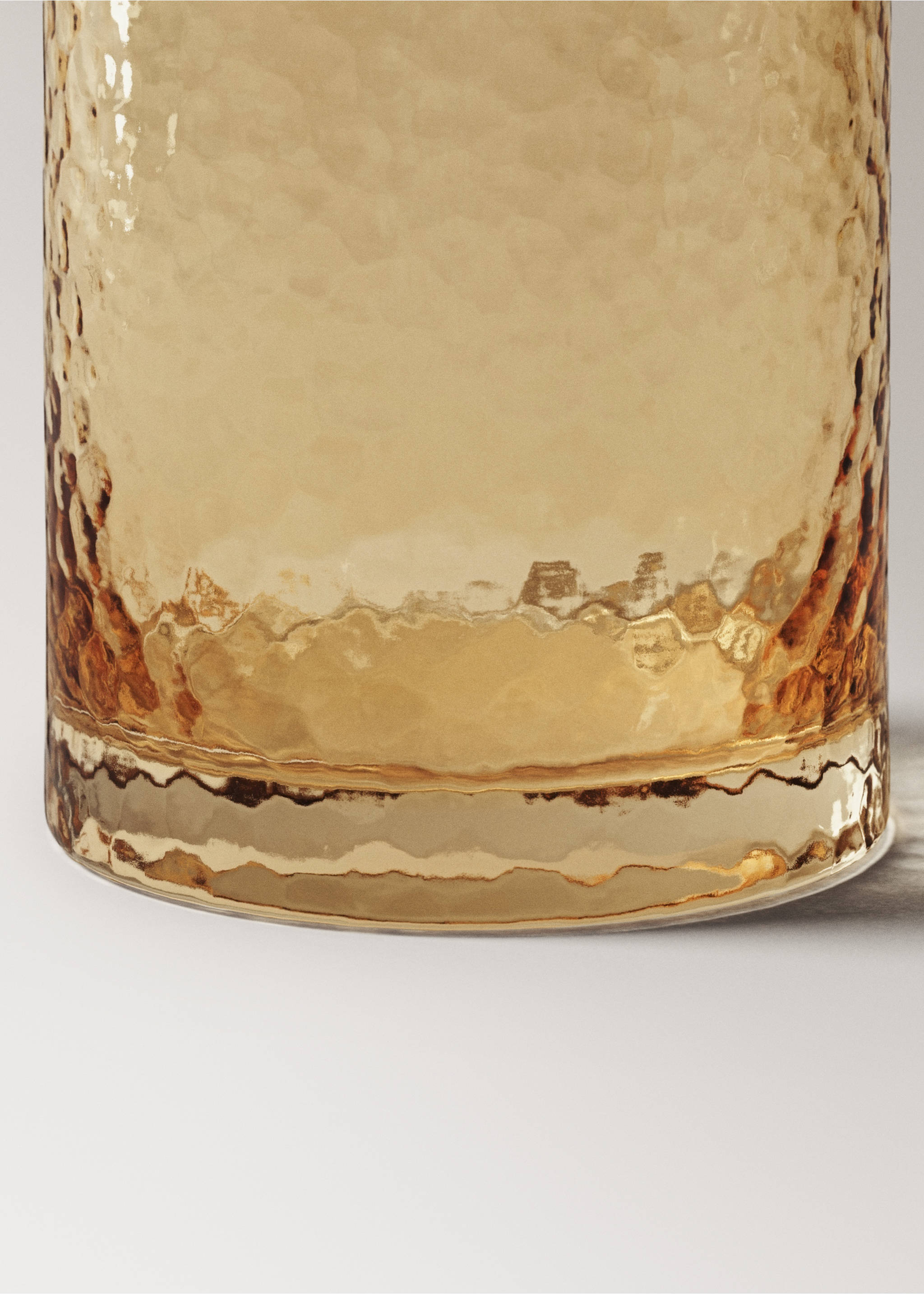 Hammered glass tumbler - Details of the article 2, Vanilla. Ref: 37033293-00.