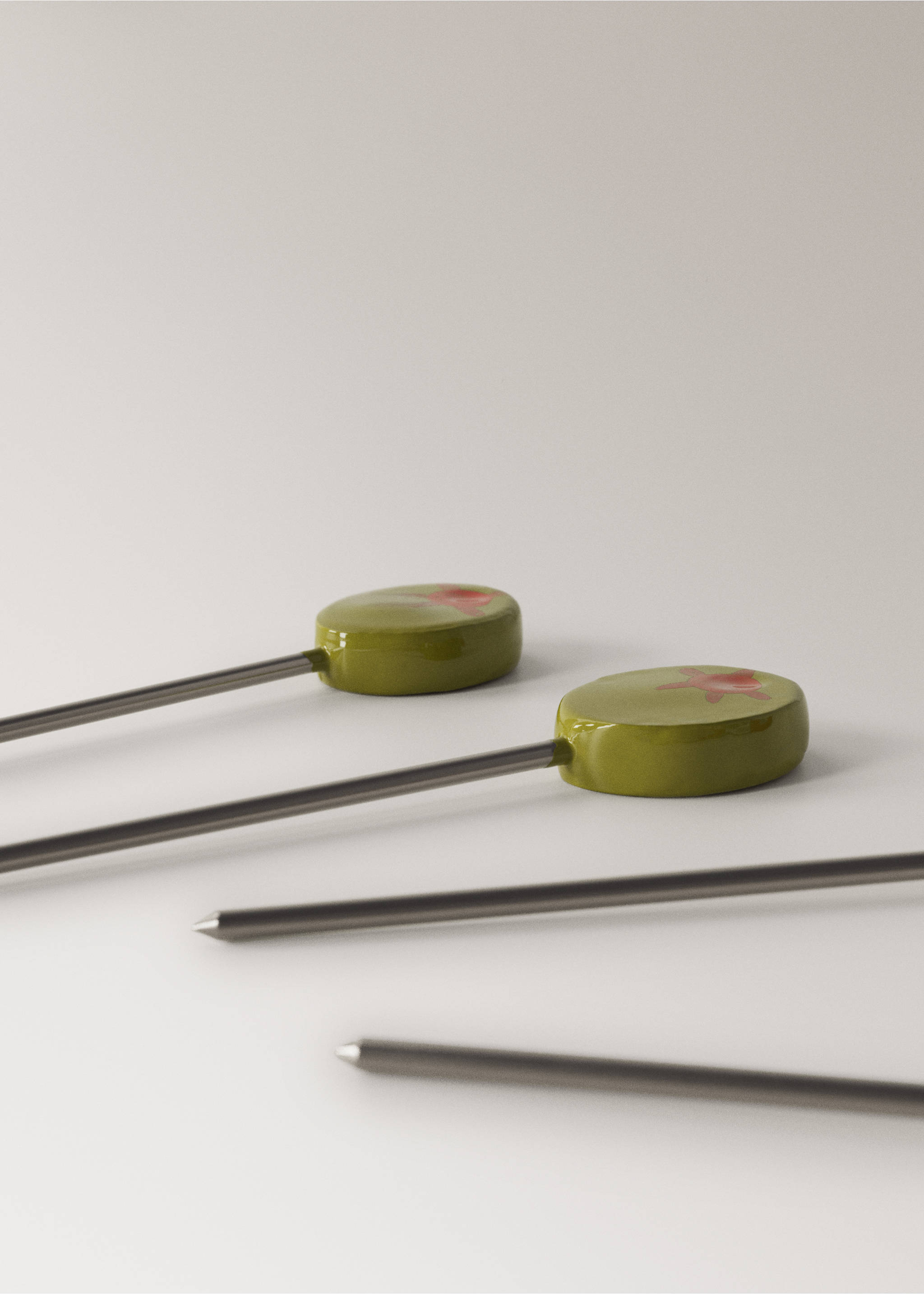 Pack de 4 piques porte-olives - Détail de l'article 1, Olive. Ref: 37033297-00.