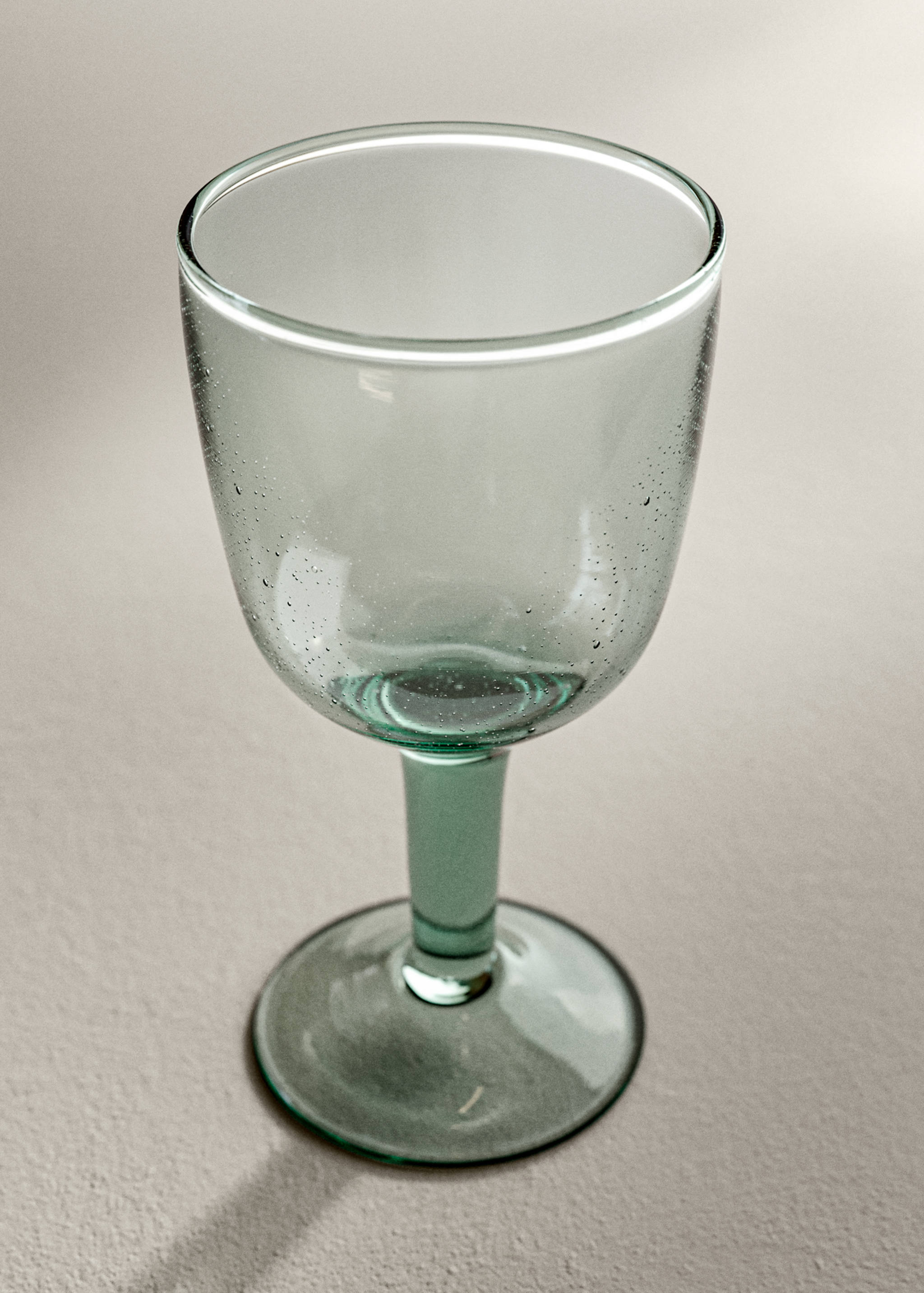Bubble glass cups - General plane