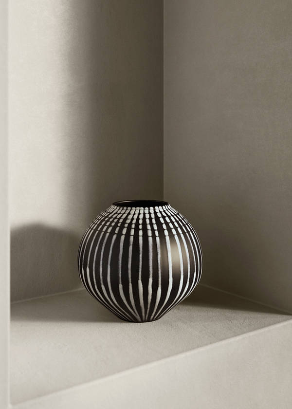 Striped ceramic vases — Black