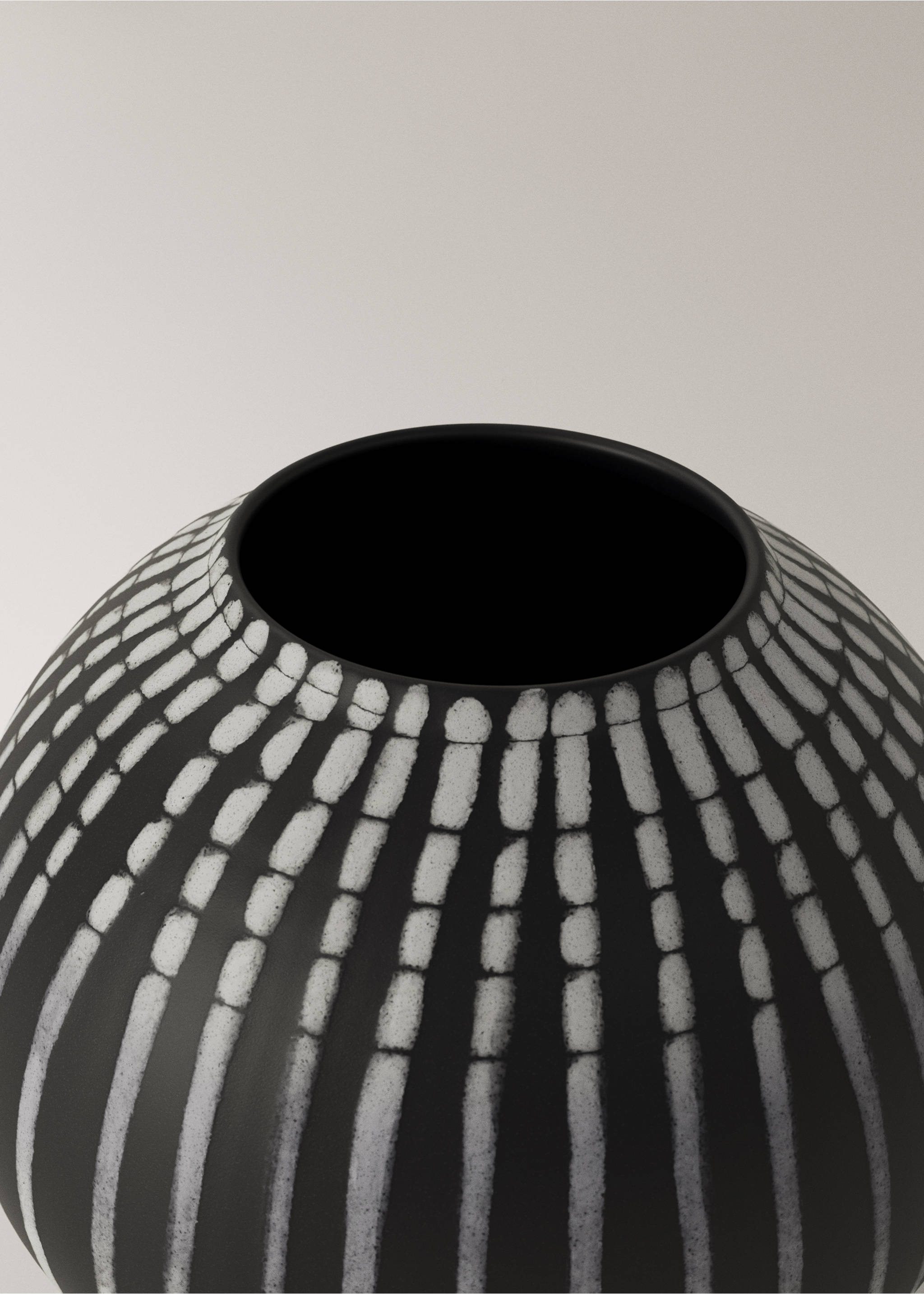 Striped ceramic vases - Details of the article 1, Black. Ref: 37033302-00.