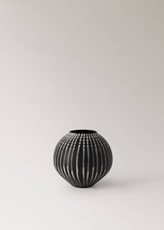 Striped ceramic vases — Black 5