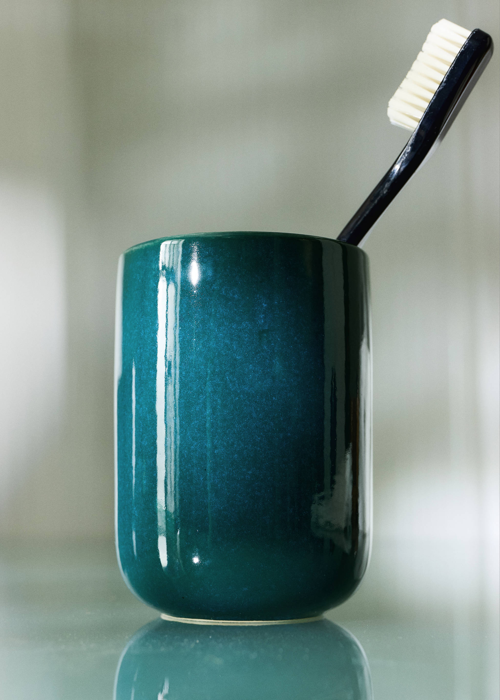 Stoneware toothbrush tumbler - General plane