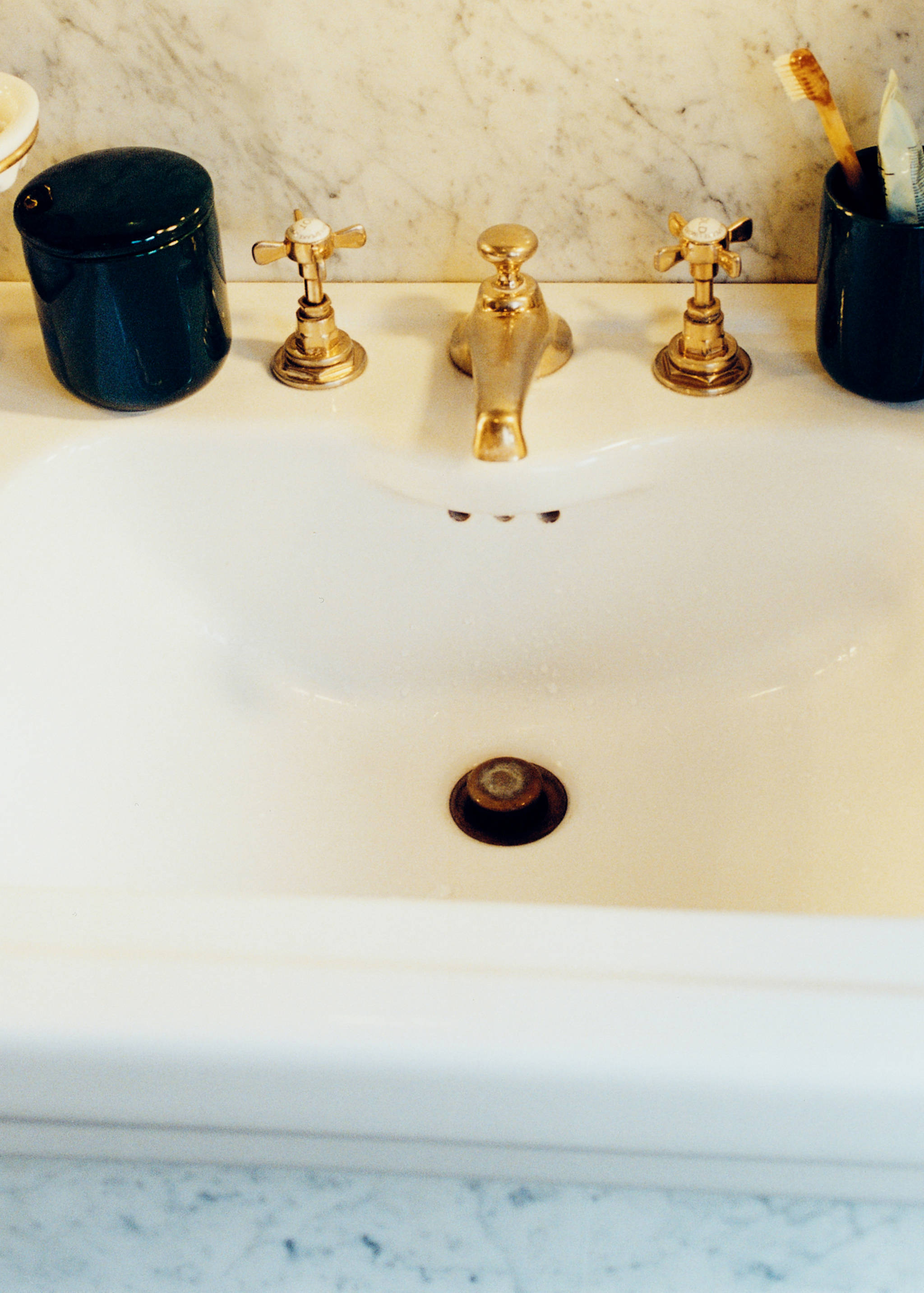 Stoneware toothbrush holder - Details of the article 5