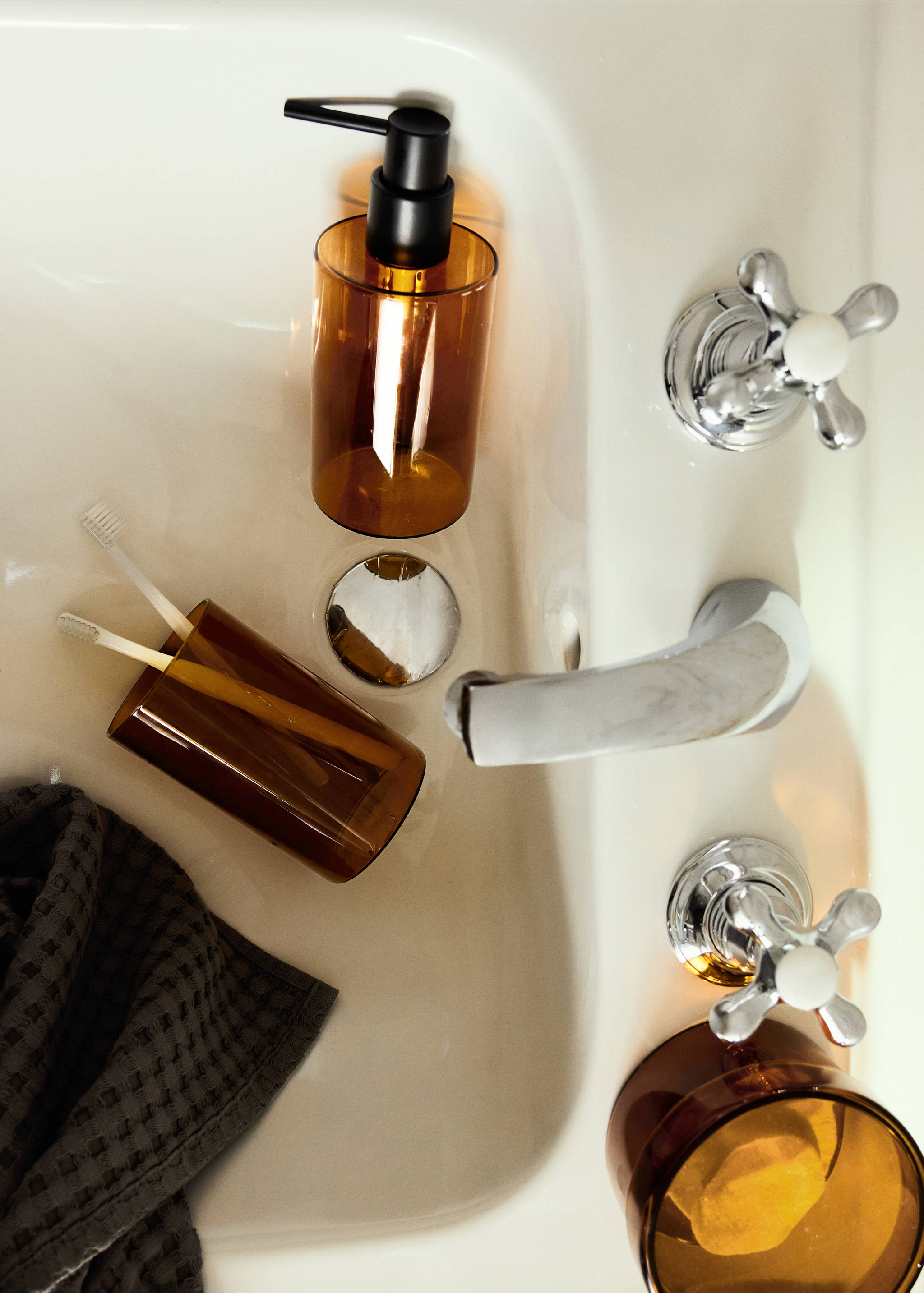 Borosilicate soap dispenser - General plane, Medium Brown. Ref: 37033860-00.