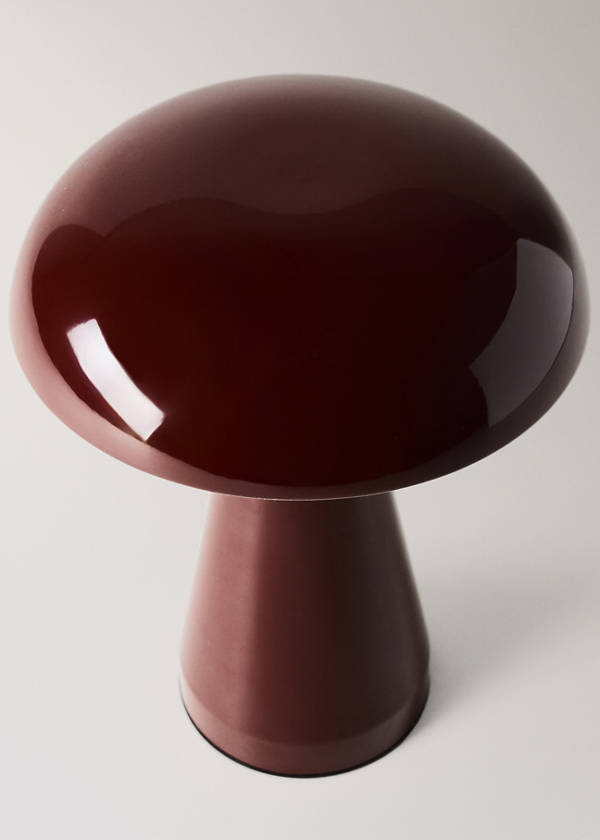 Metallic-finish table lamp — Brown
