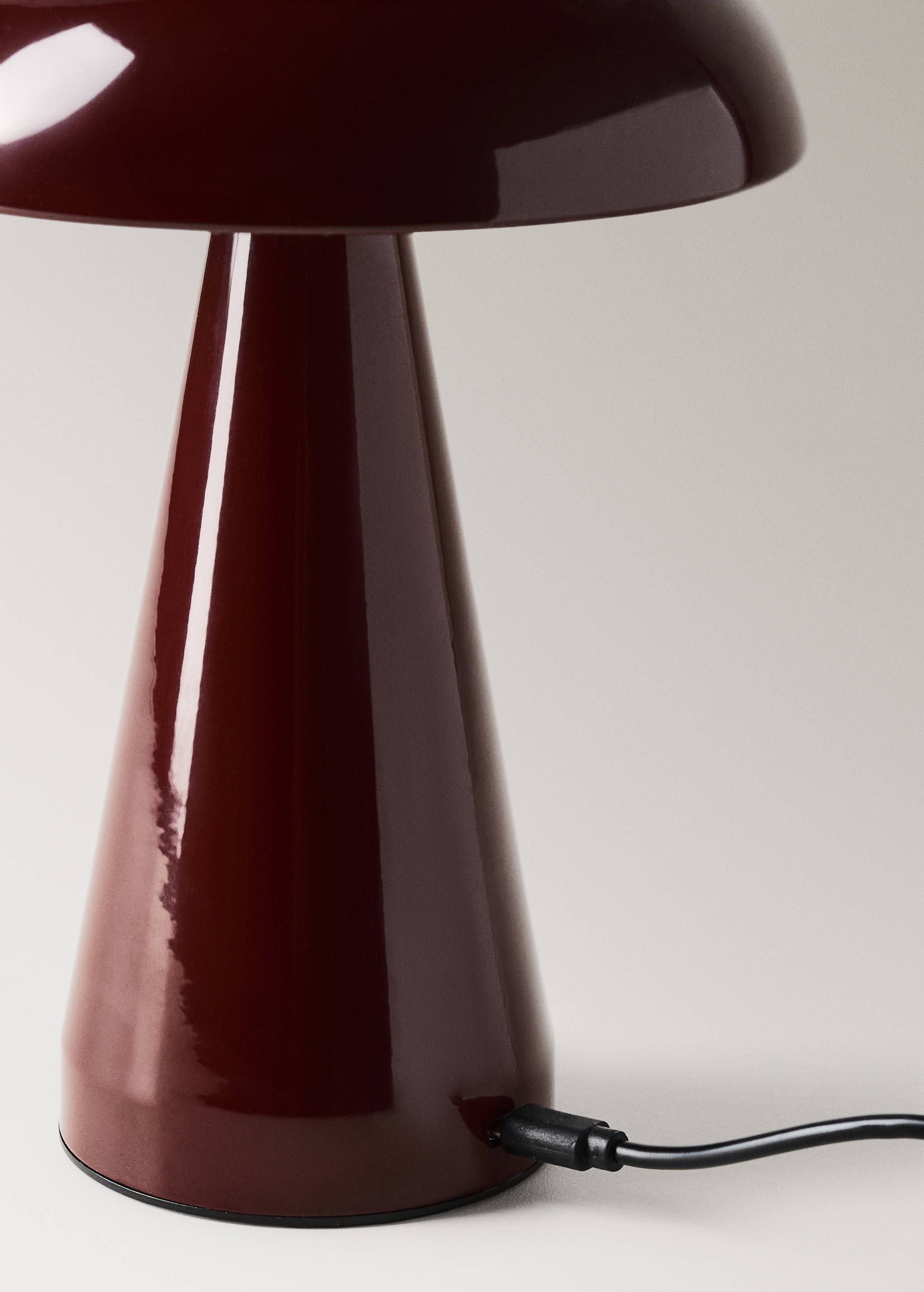 Metallic-finish table lamp - Details of the article 2