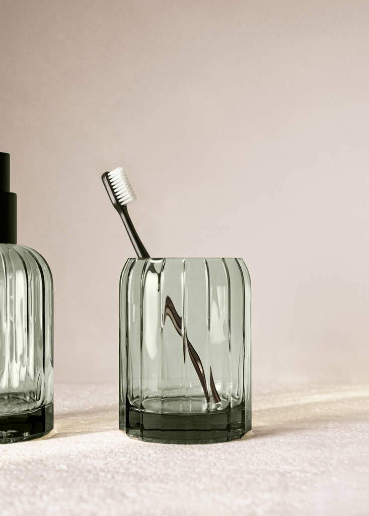 Glass toothbrush holder — Green