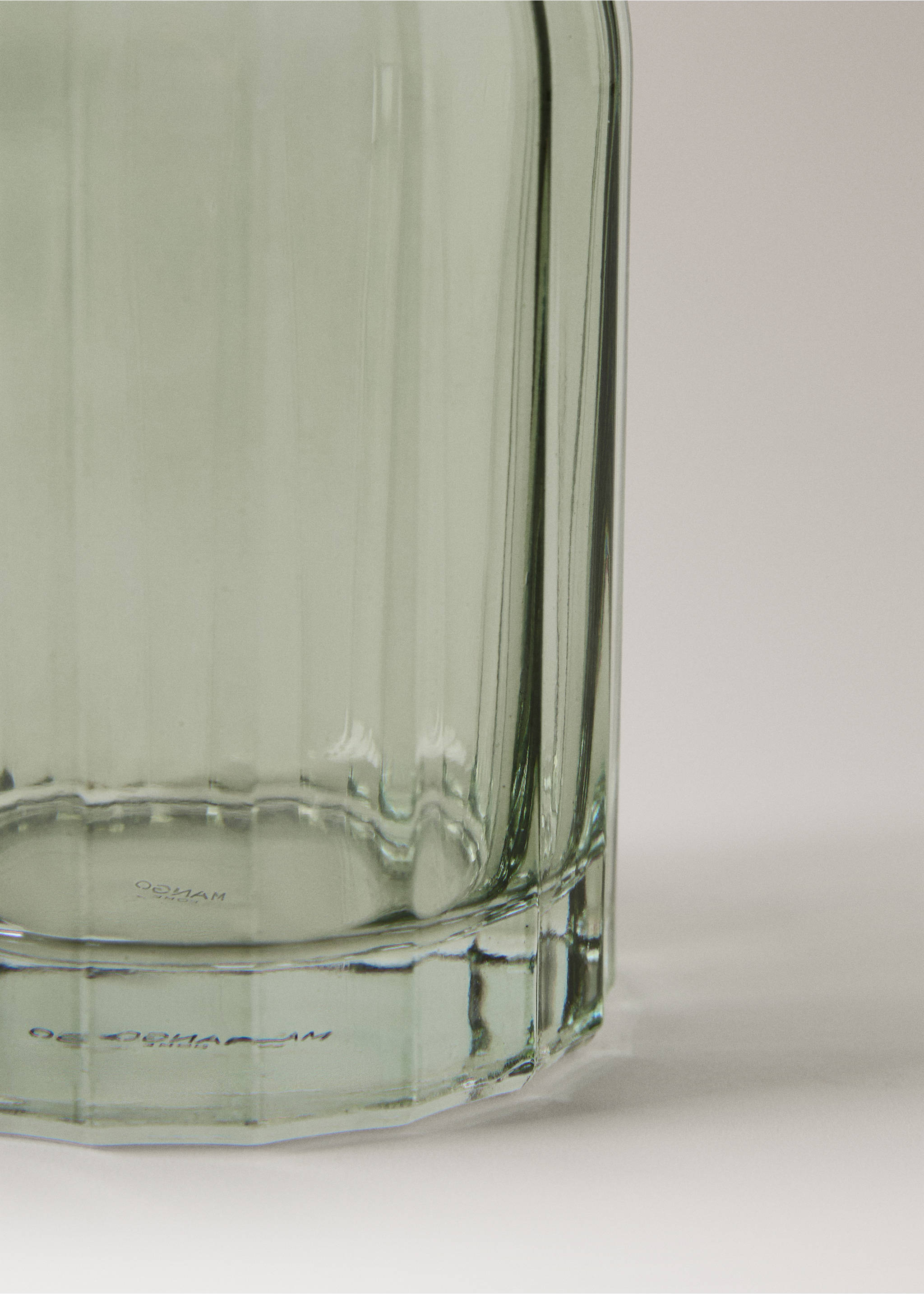 Glass toothbrush holder - Details of the article 2, Green. Ref: 37033865-00.