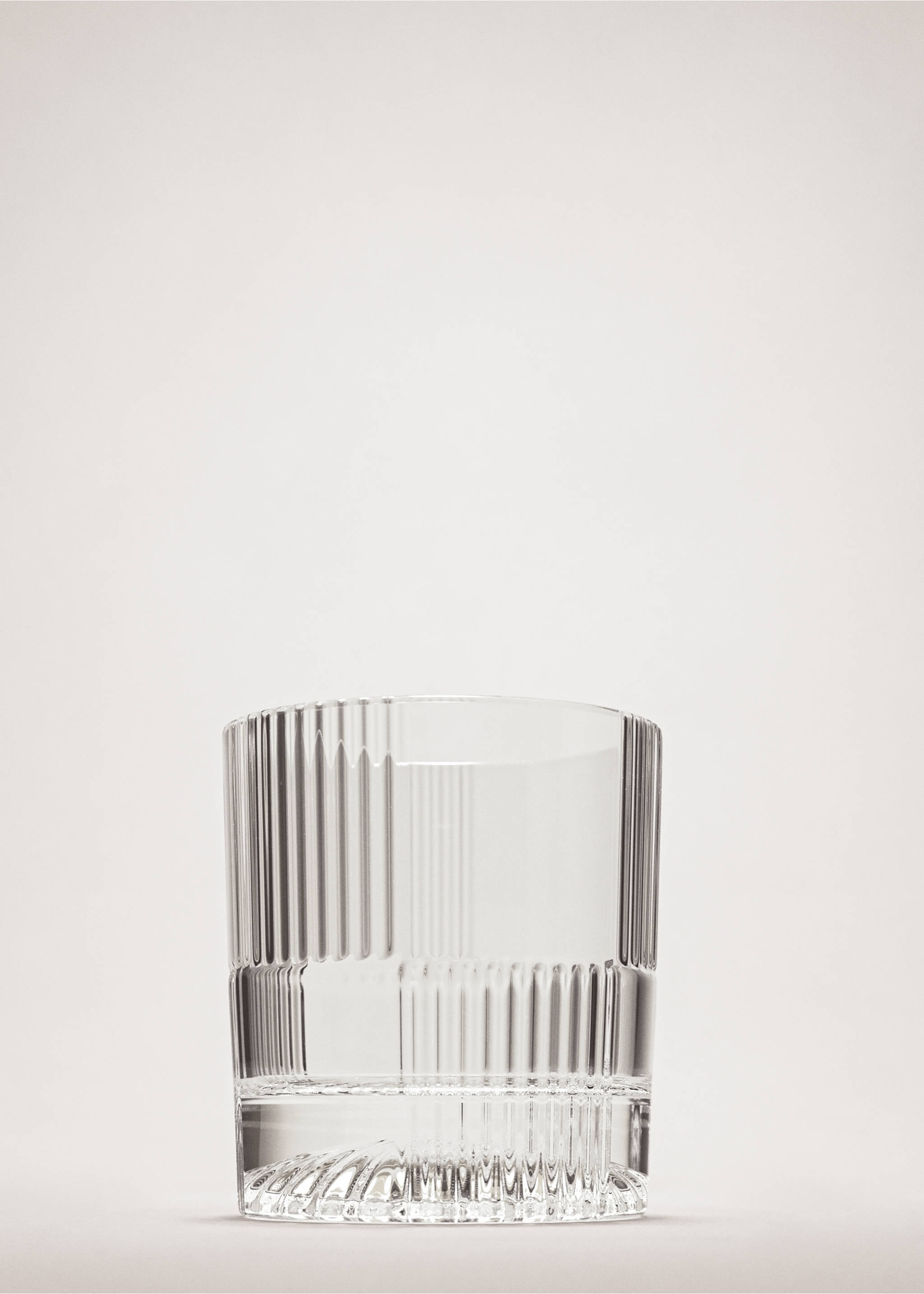 Striped glass cup - General plane, Black. Ref: 37033869-00.