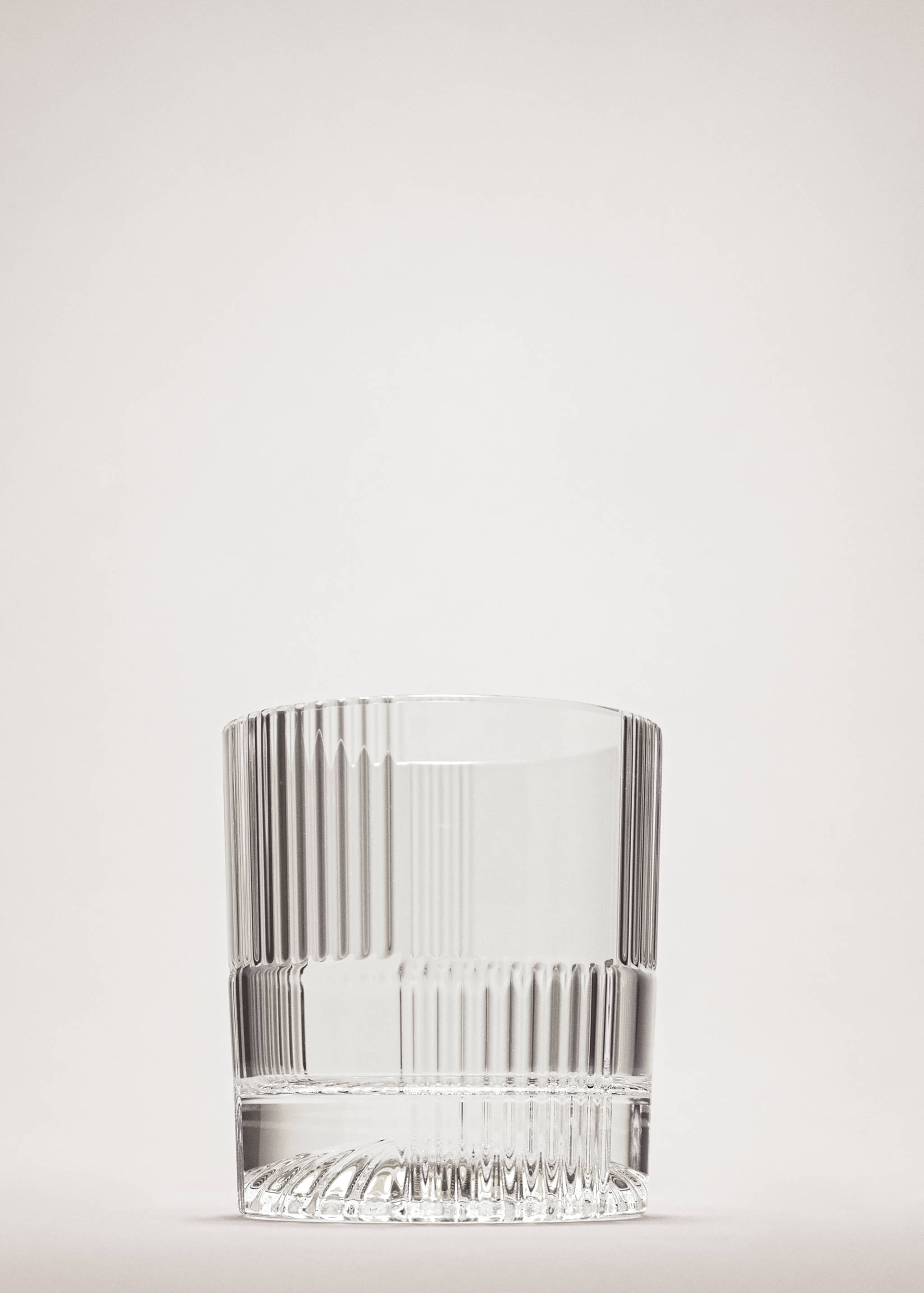 Striped glass cup - General plane