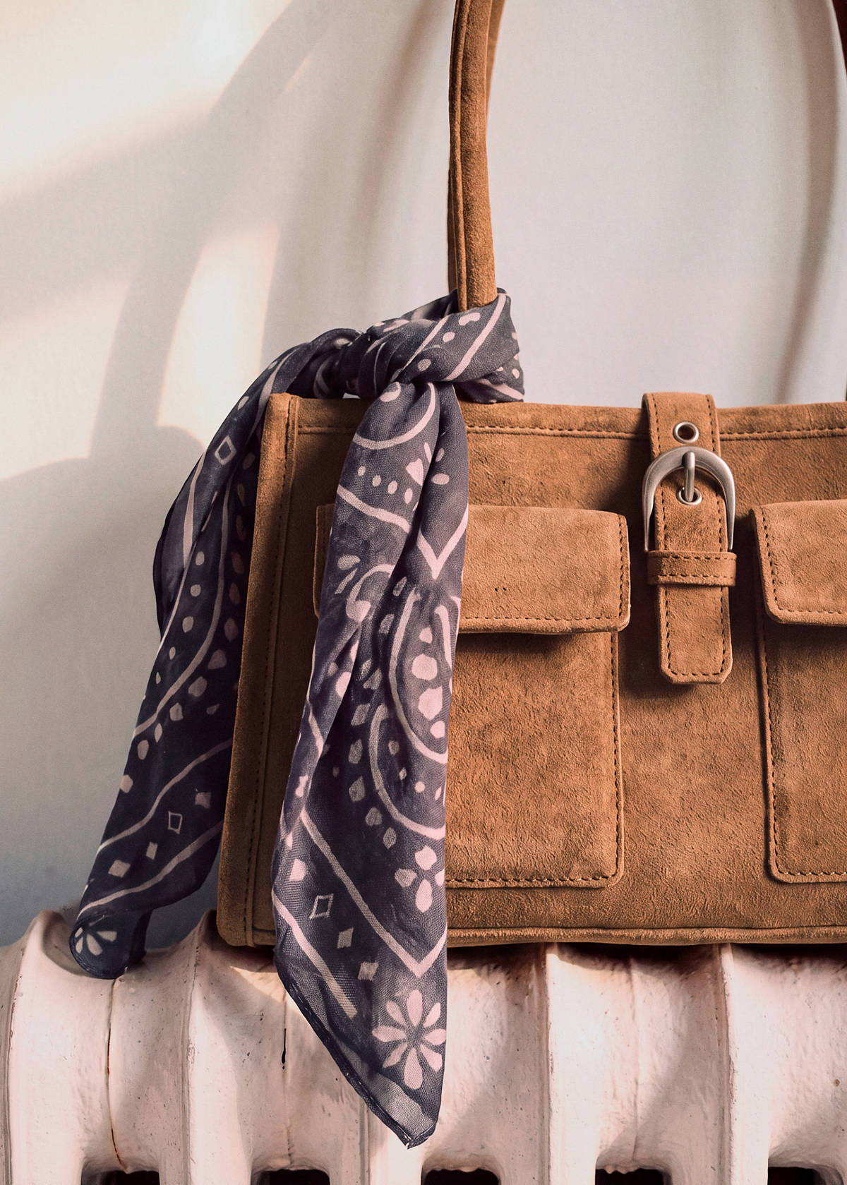Leather bag with pockets — Sand