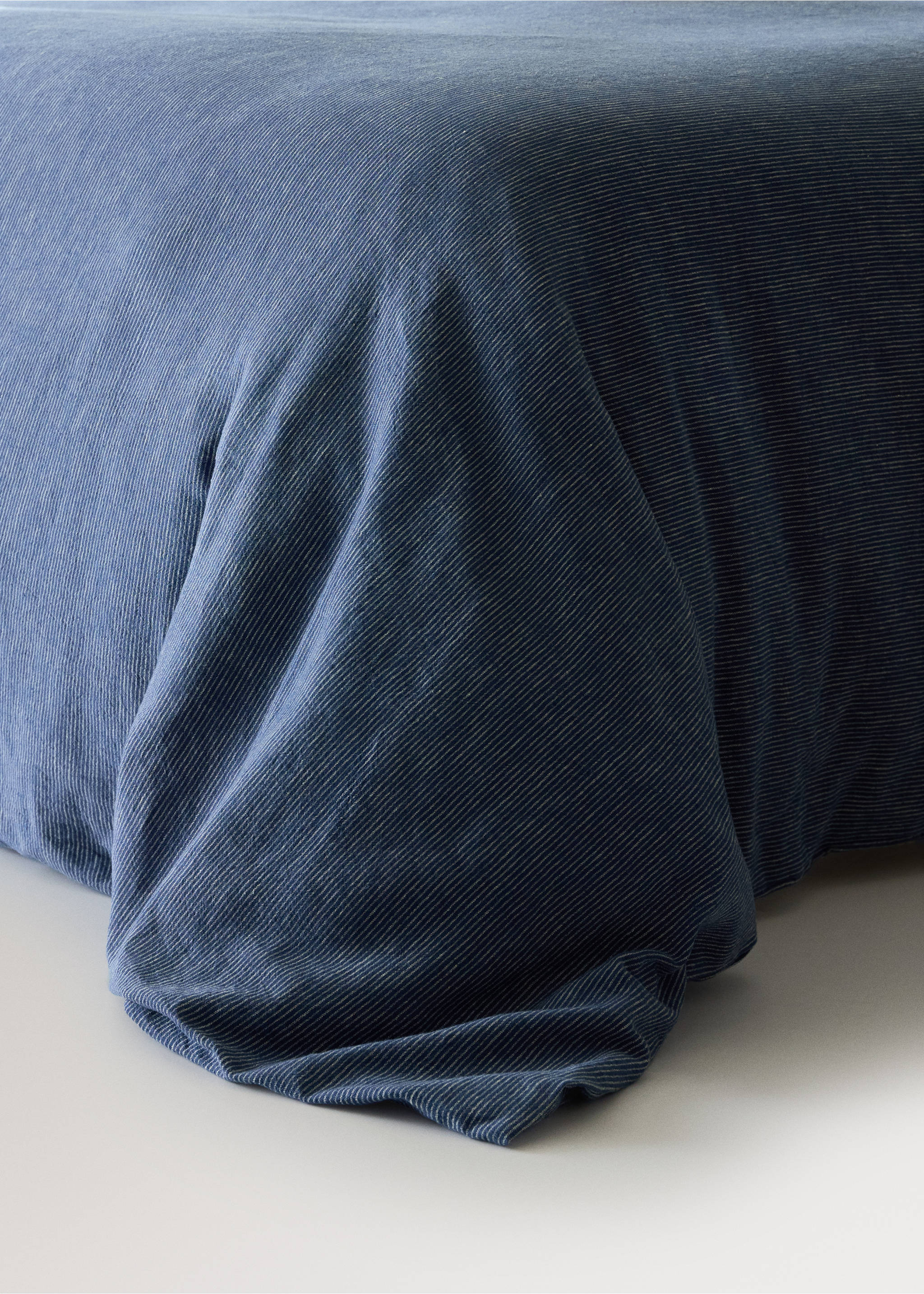 Linen cotton duvet cover for 150/160 cm bed - Details of the article 8, Indigo Blue. Ref: 37033888-00.